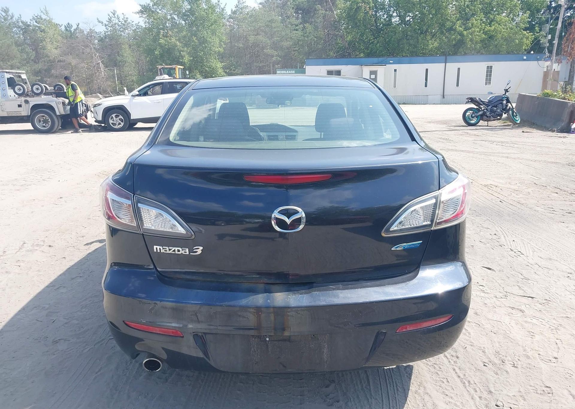 2012 MAZDA 3 I