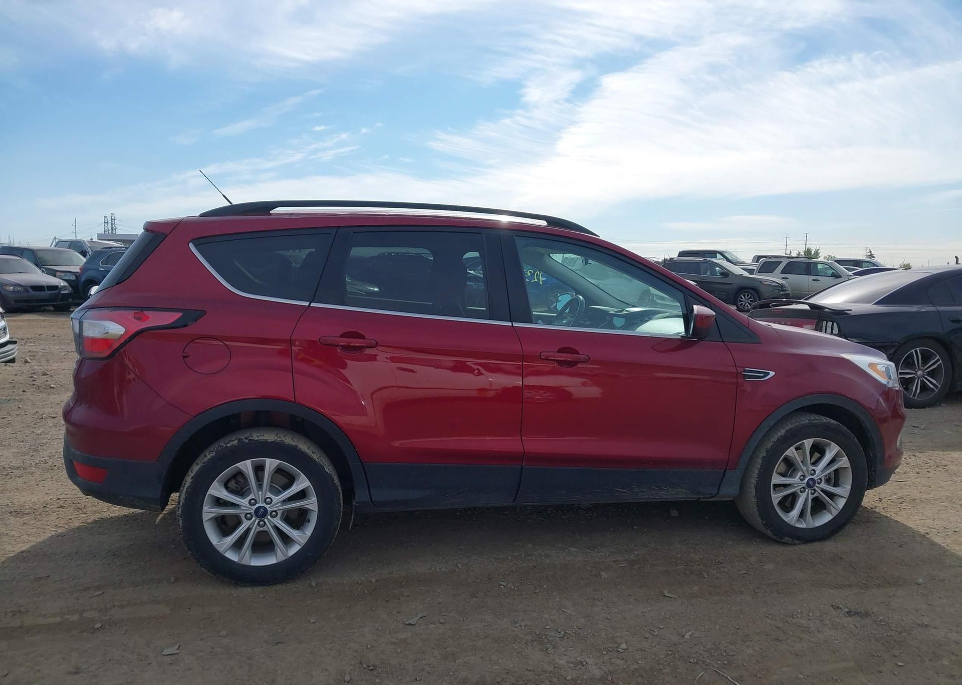 2017 FORD ESCAPE SE