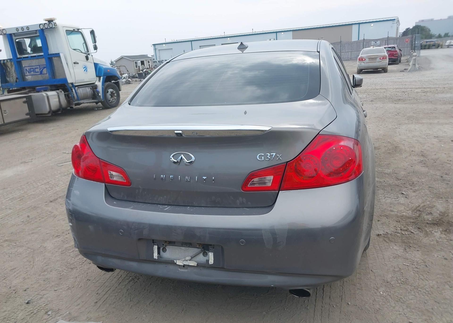 2010 INFINITI G37X