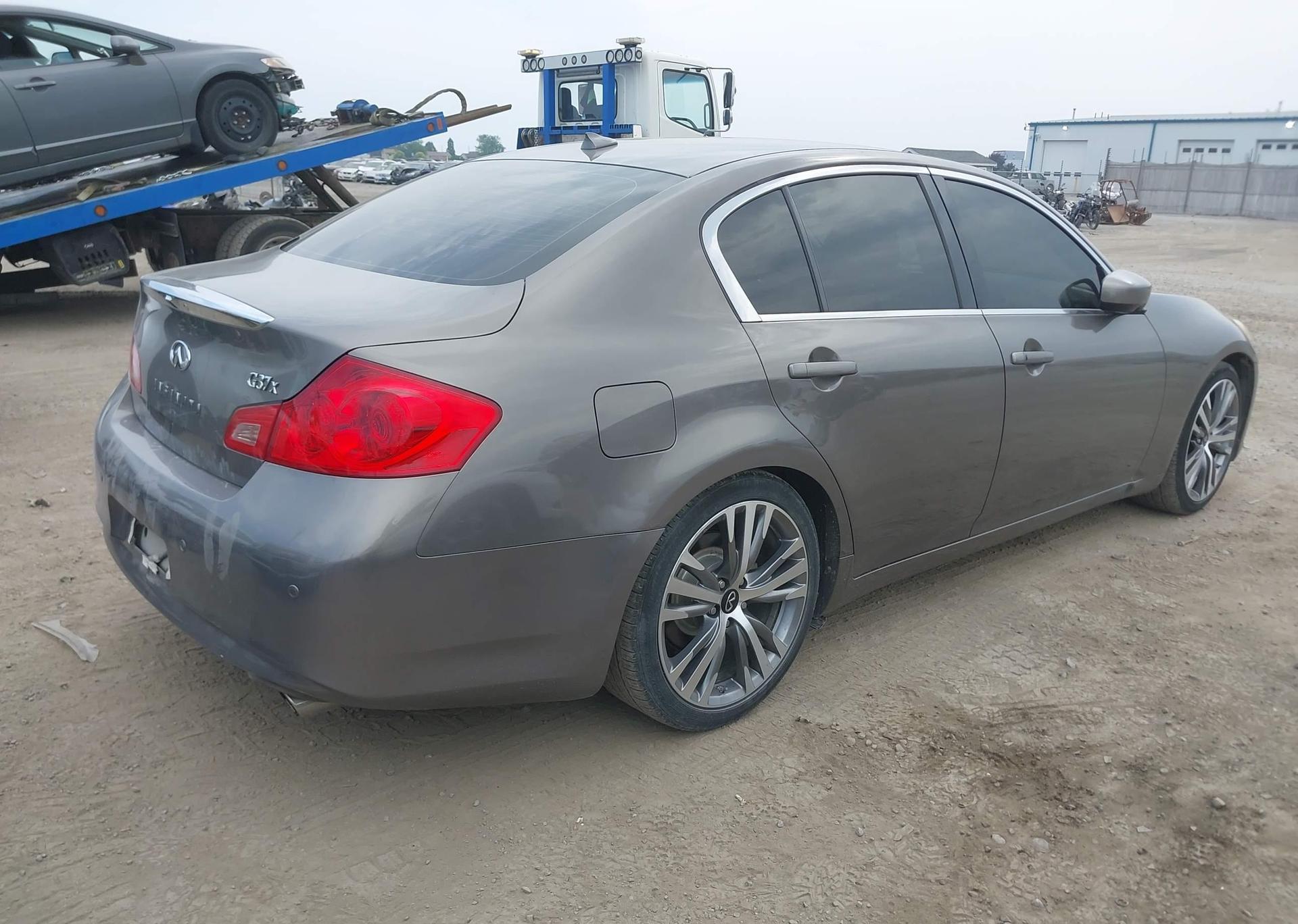 2010 INFINITI G37X