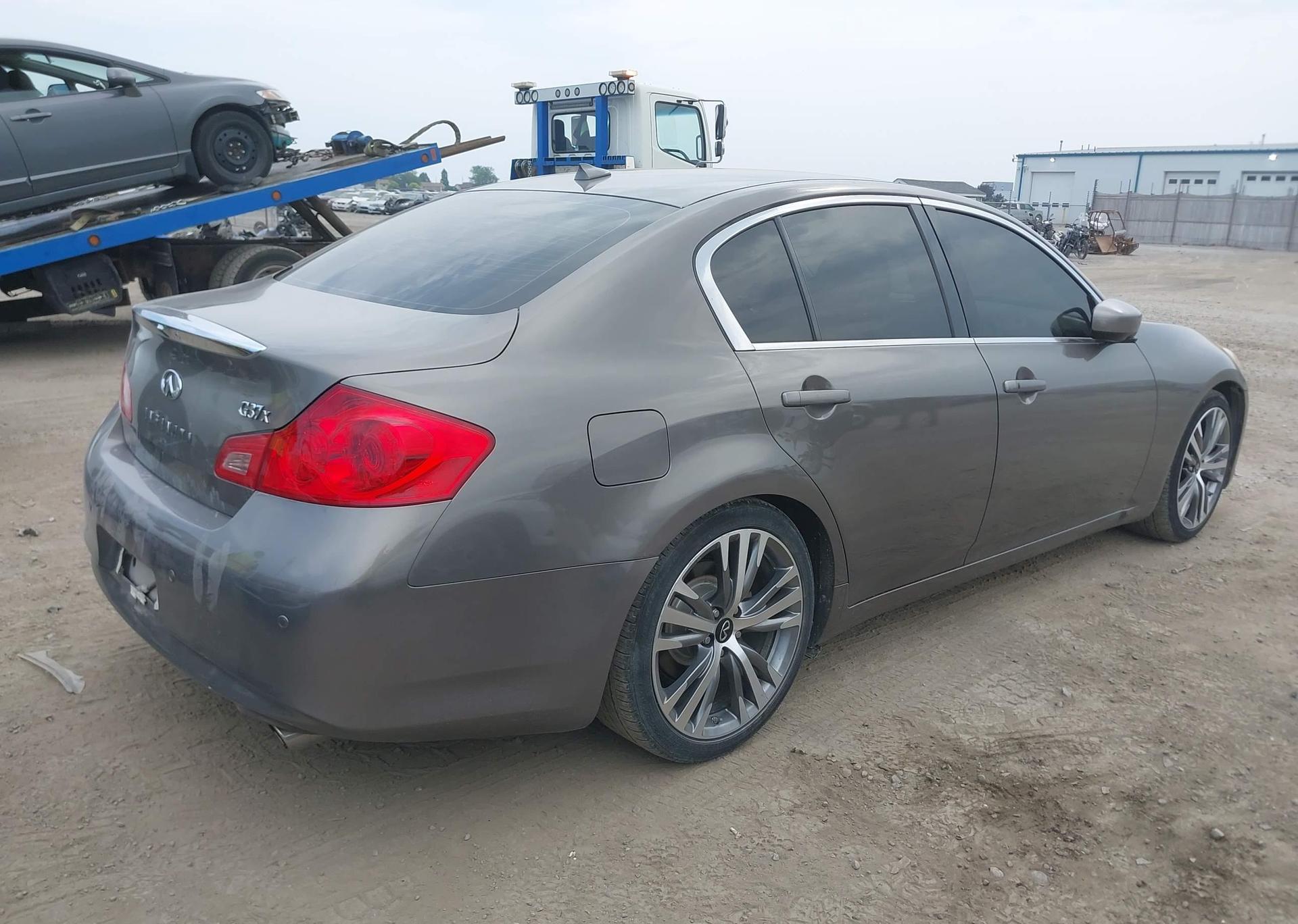 2010 INFINITI G37X