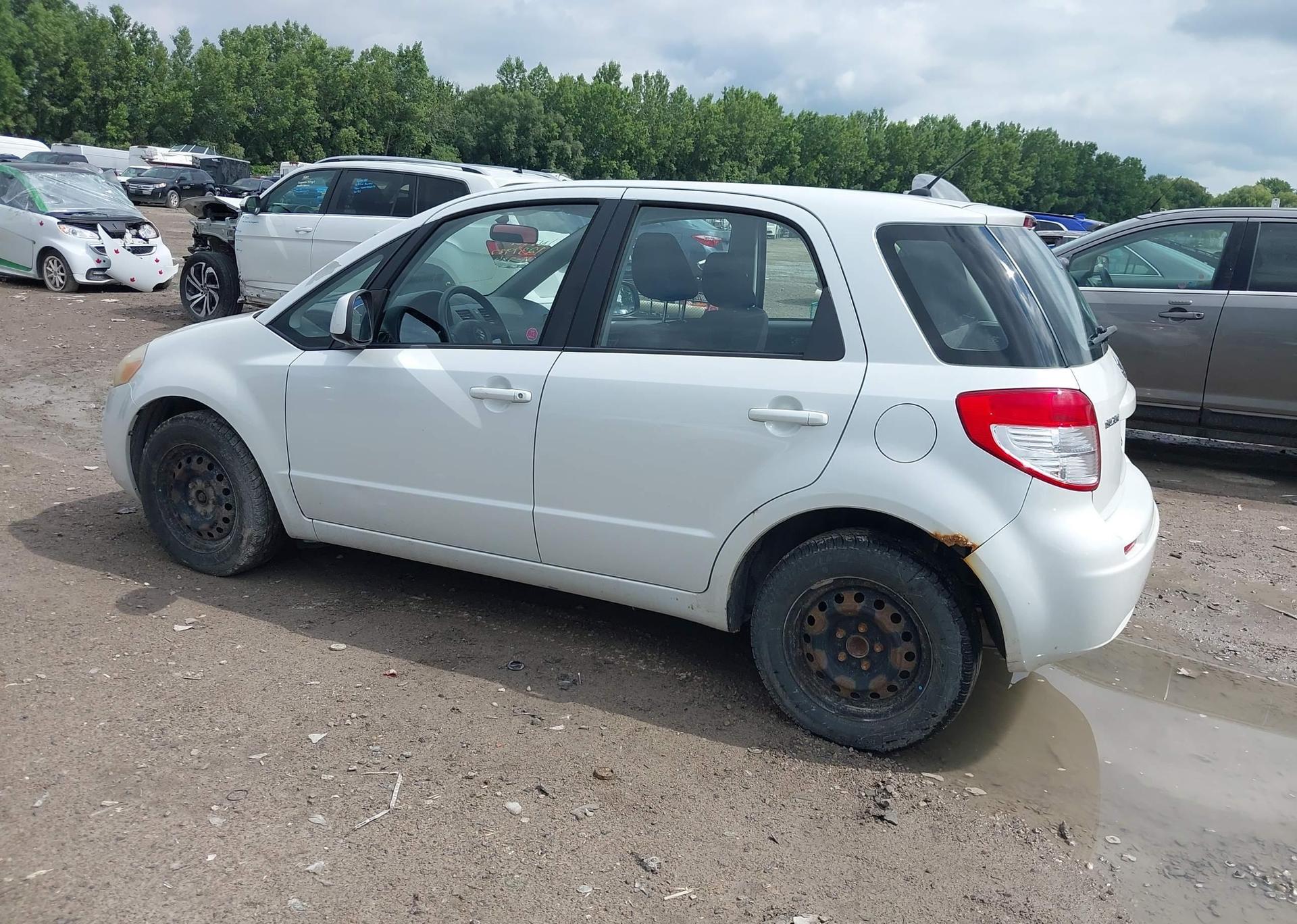 2011 SUZUKI SX4