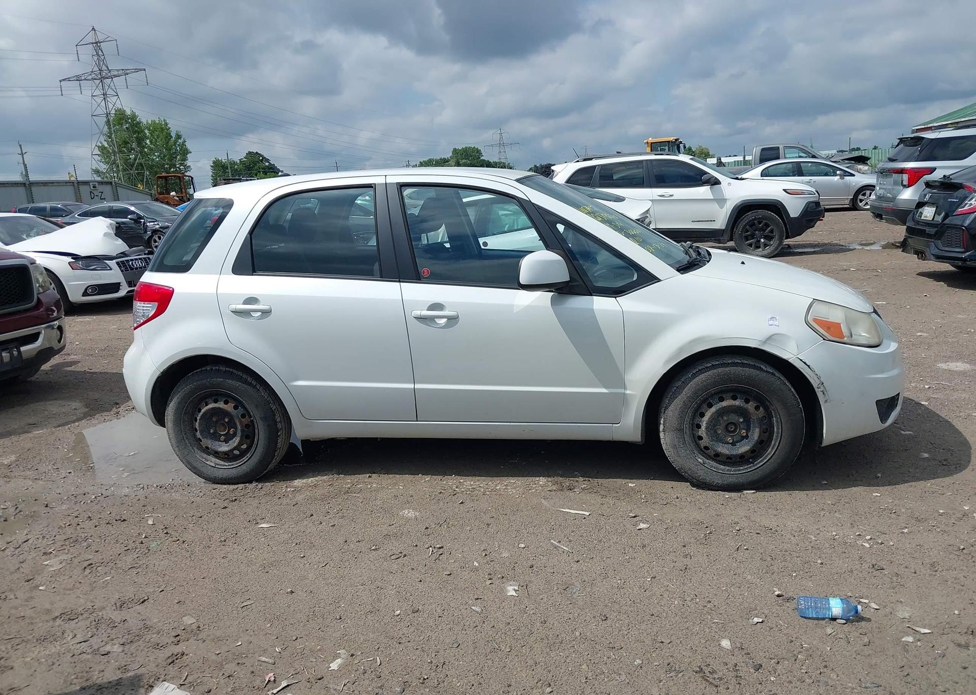 2011 SUZUKI SX4