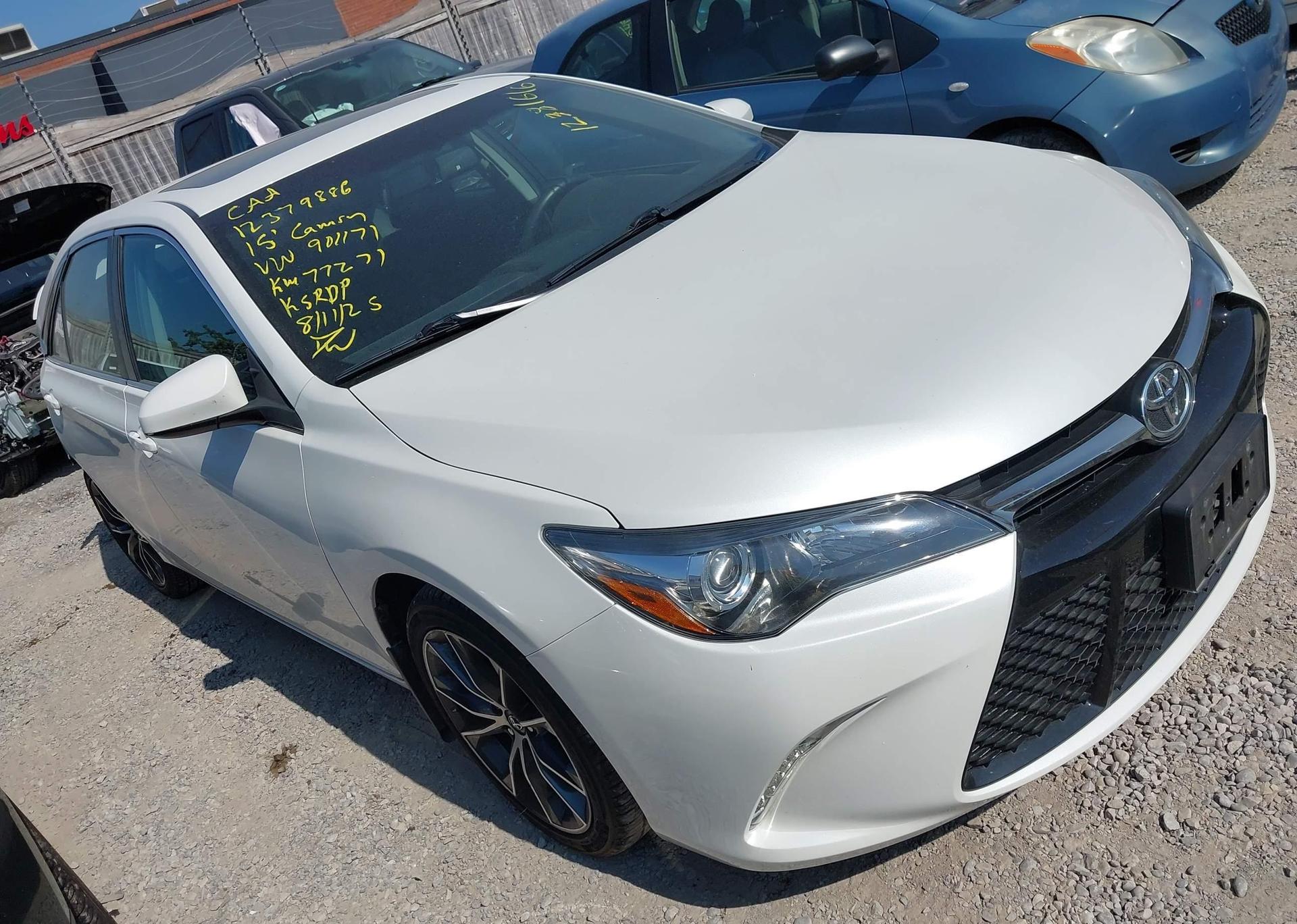 2015 TOYOTA CAMRY LE
