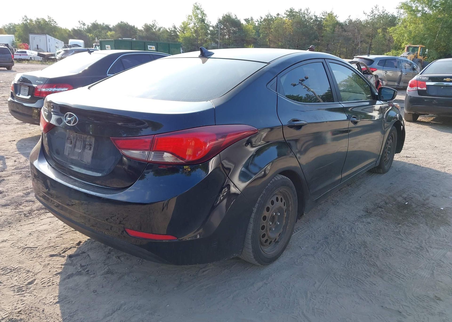 2016 HYUNDAI ELANTRA SE