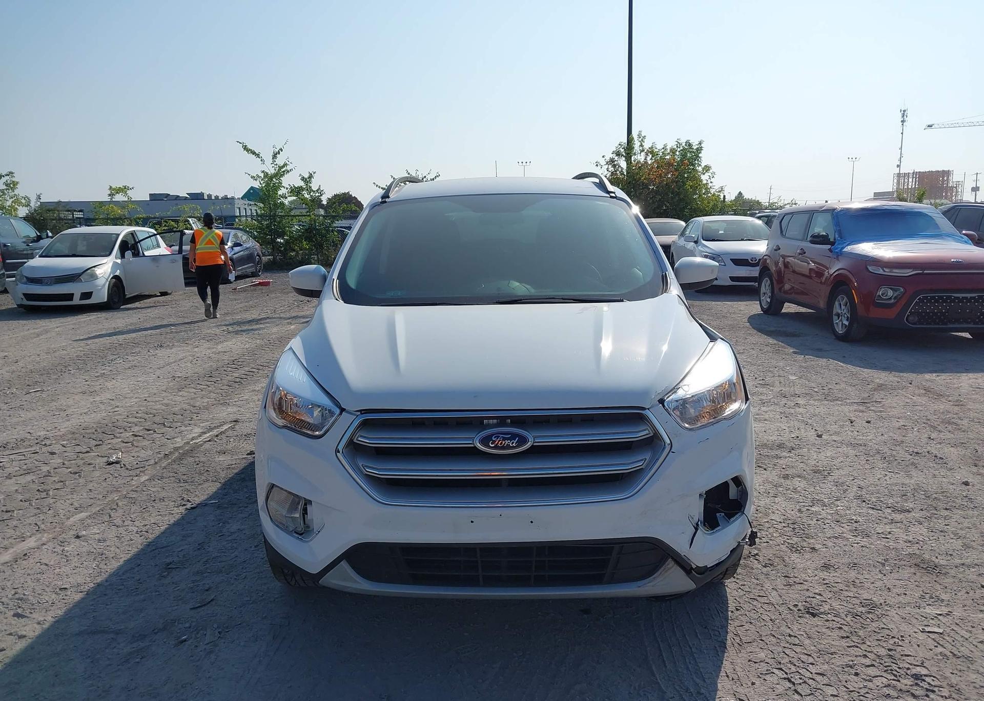 2018 FORD ESCAPE SE