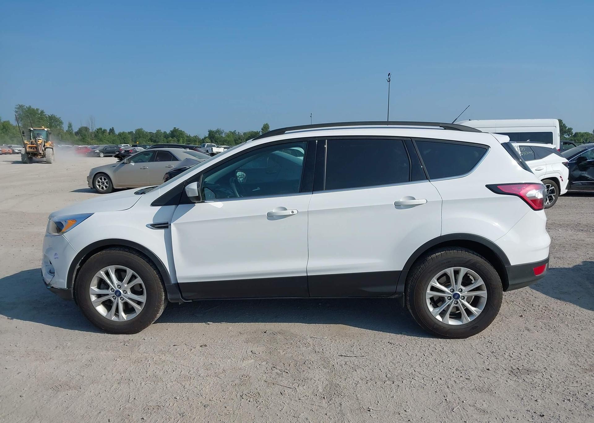 2018 FORD ESCAPE SE