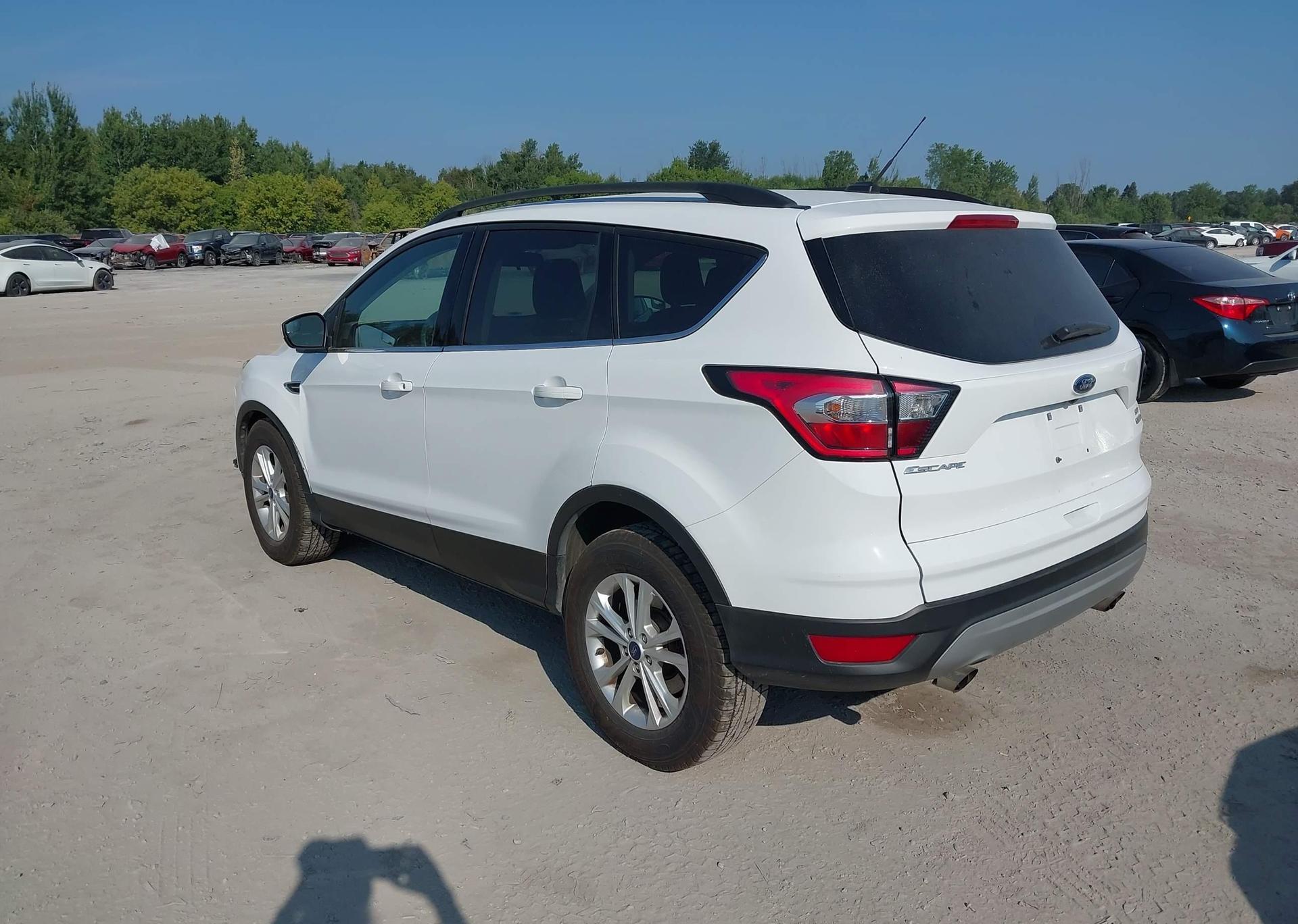 2018 FORD ESCAPE SE