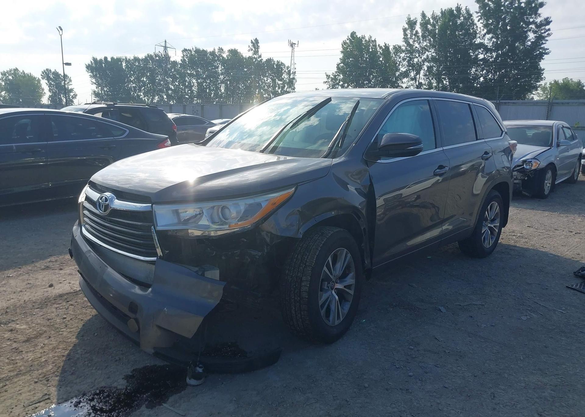 2016 TOYOTA HIGHLANDER LE