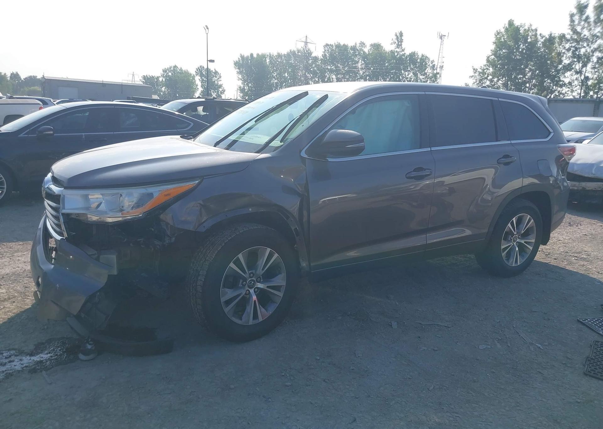 2016 TOYOTA HIGHLANDER LE