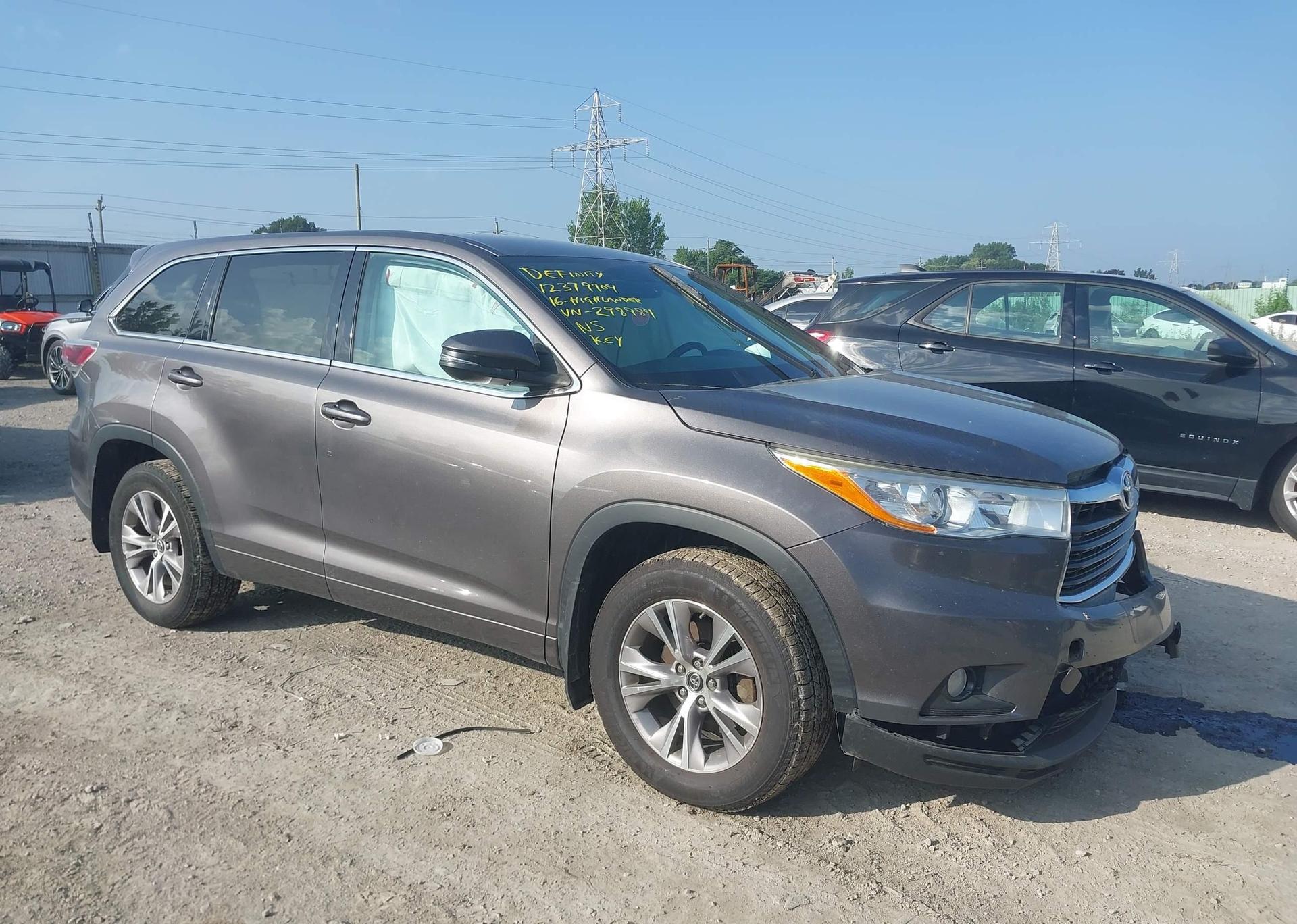 2016 TOYOTA HIGHLANDER LE
