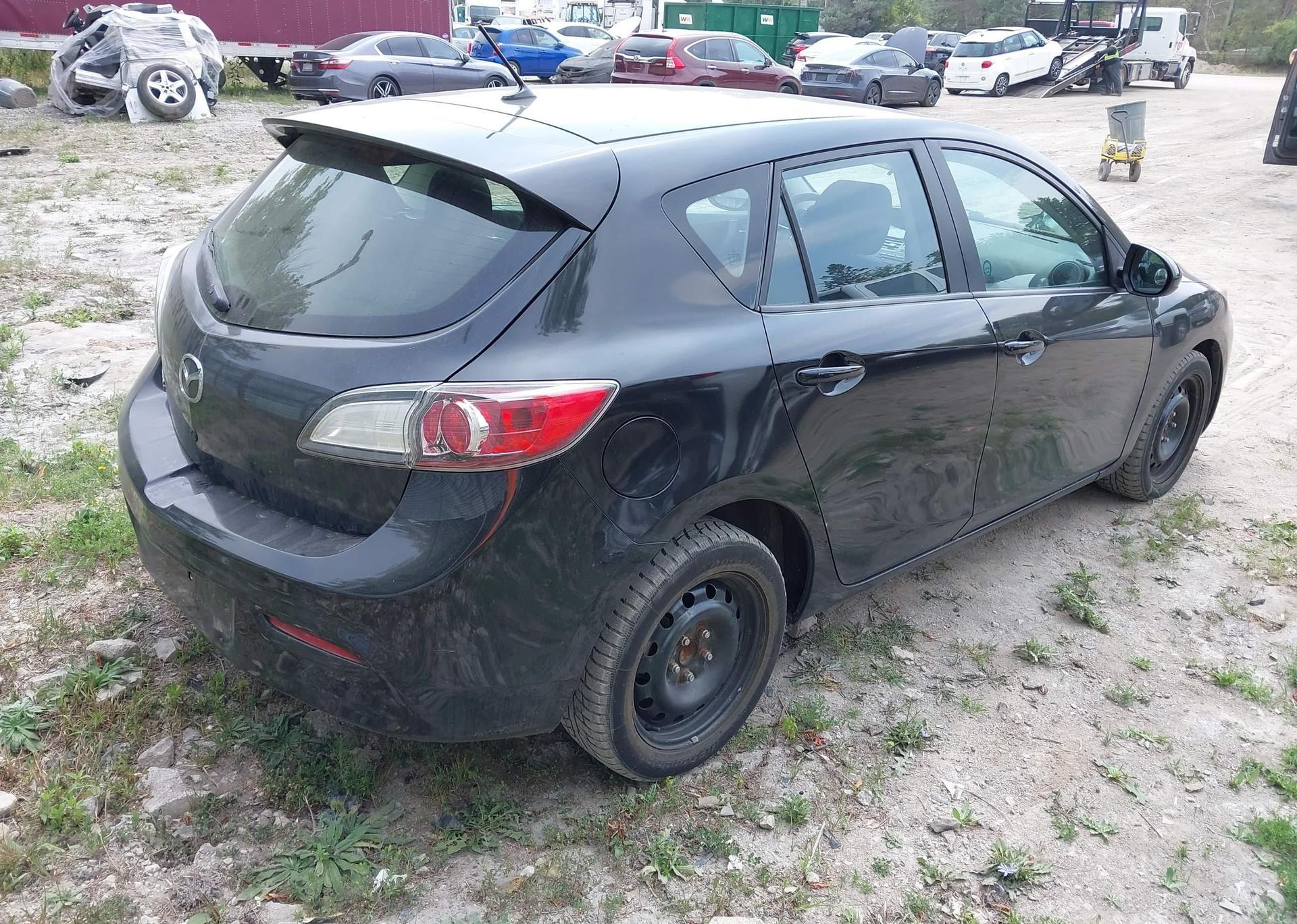 2013 MAZDA 3 I