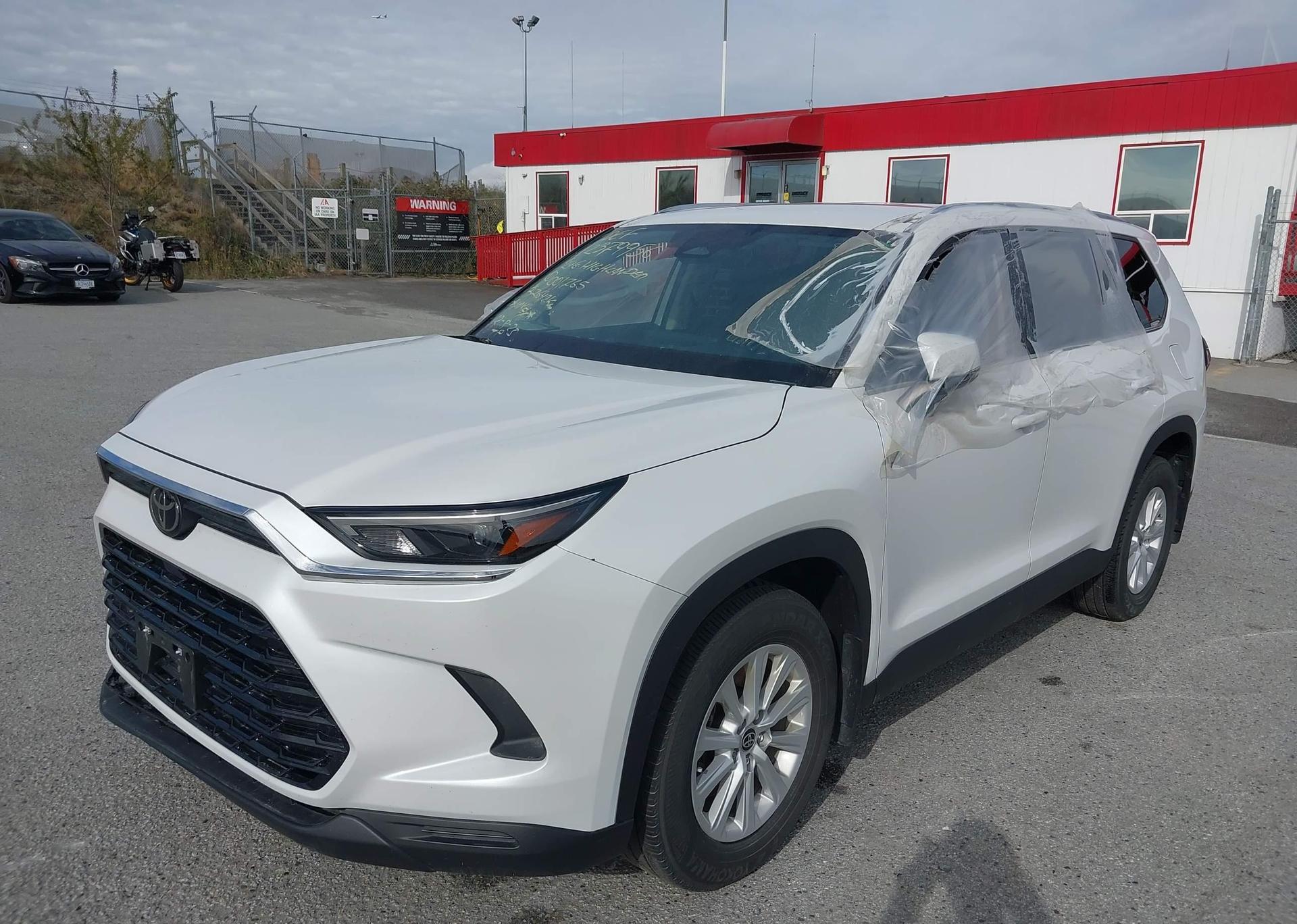 2024 TOYOTA GRAND HIGHLANDER XLE