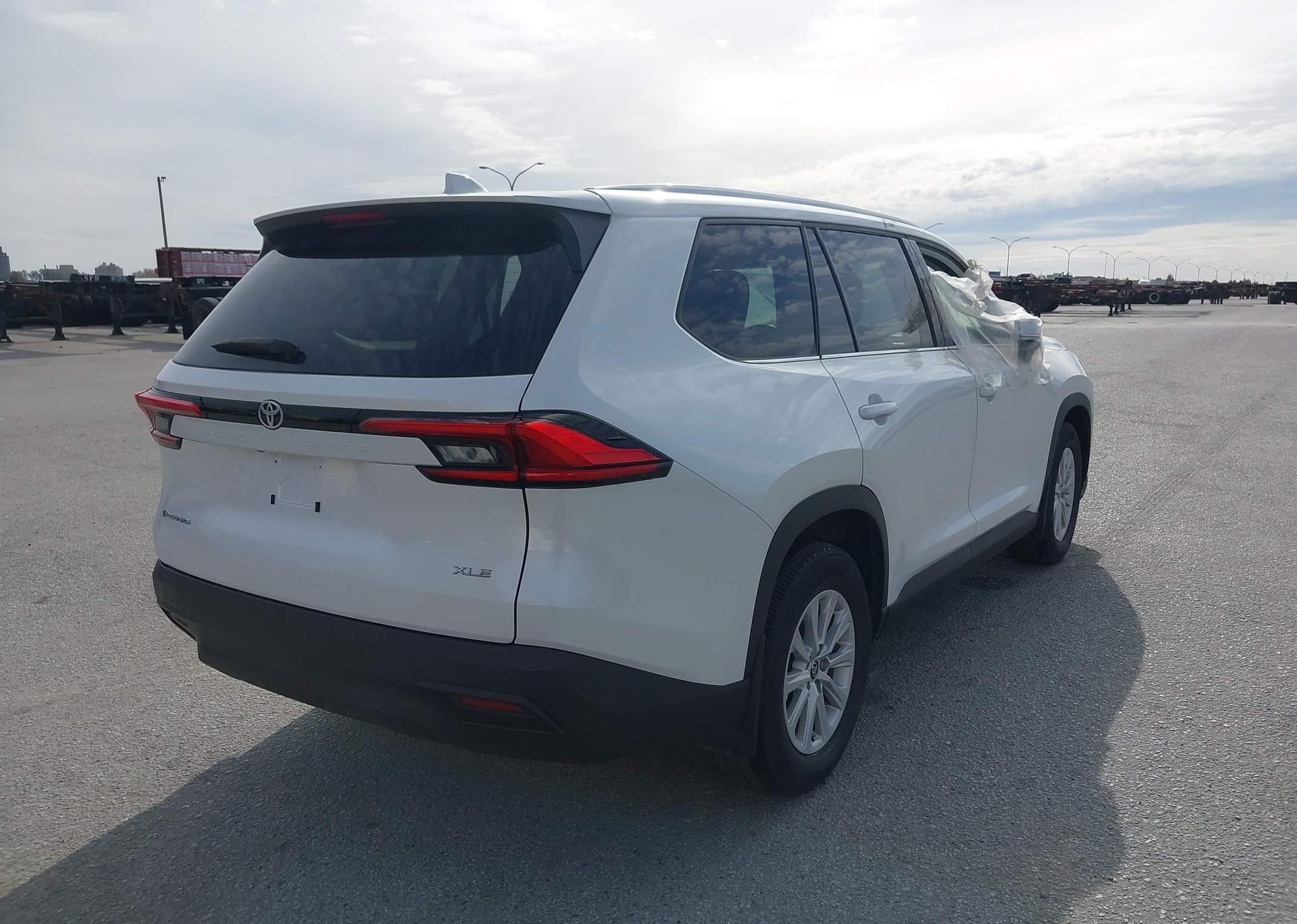 2024 TOYOTA GRAND HIGHLANDER XLE