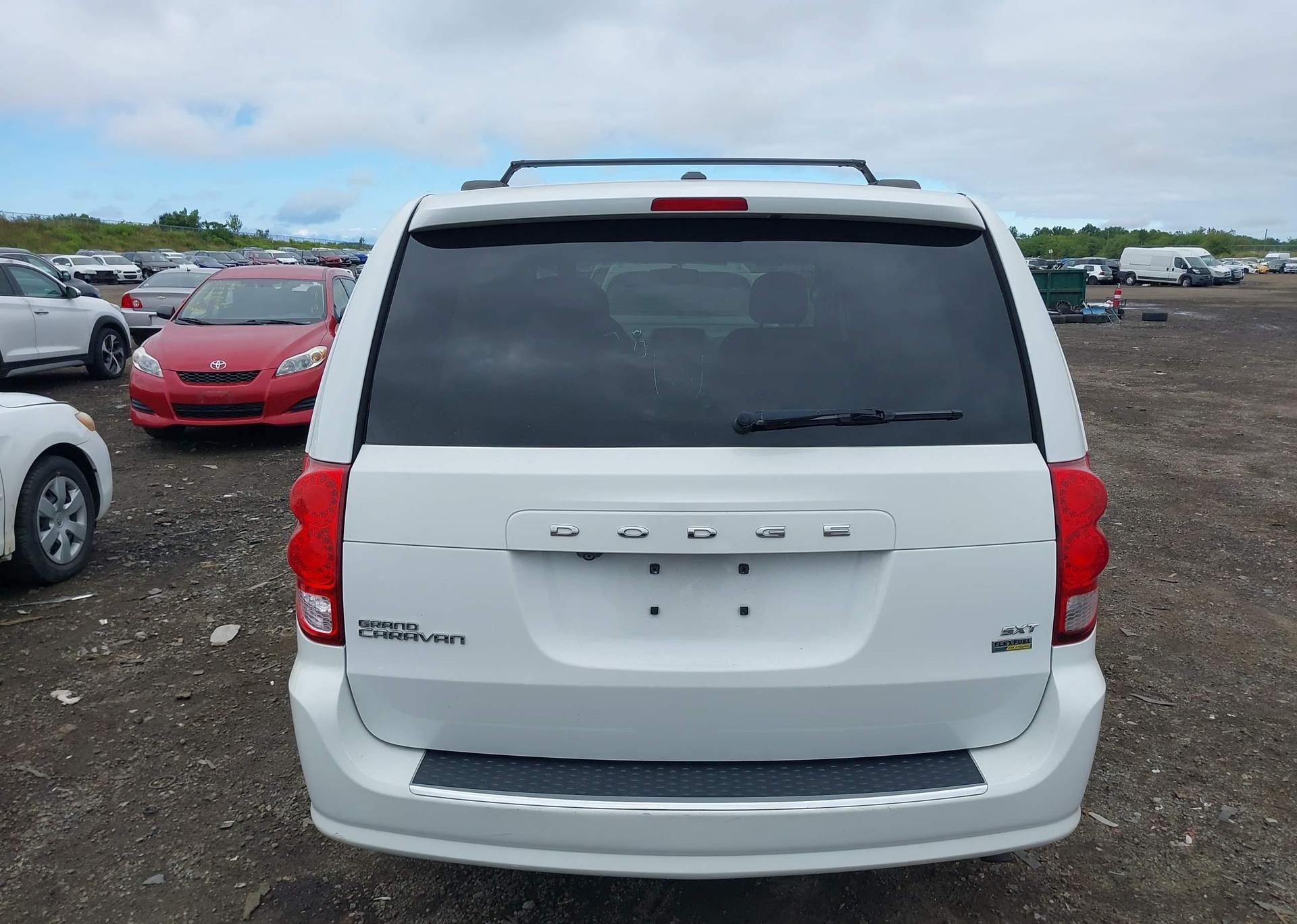 2014 DODGE GRAND CARAVAN SE