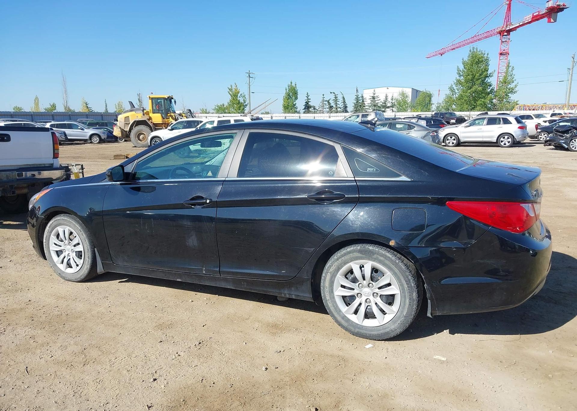 2011 HYUNDAI SONATA GL