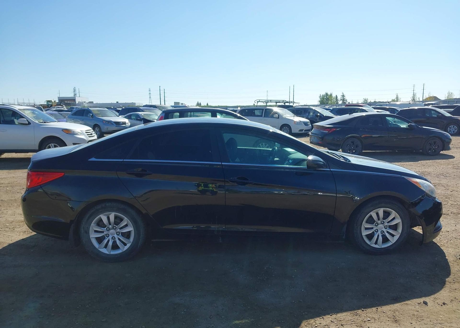 2011 HYUNDAI SONATA GL
