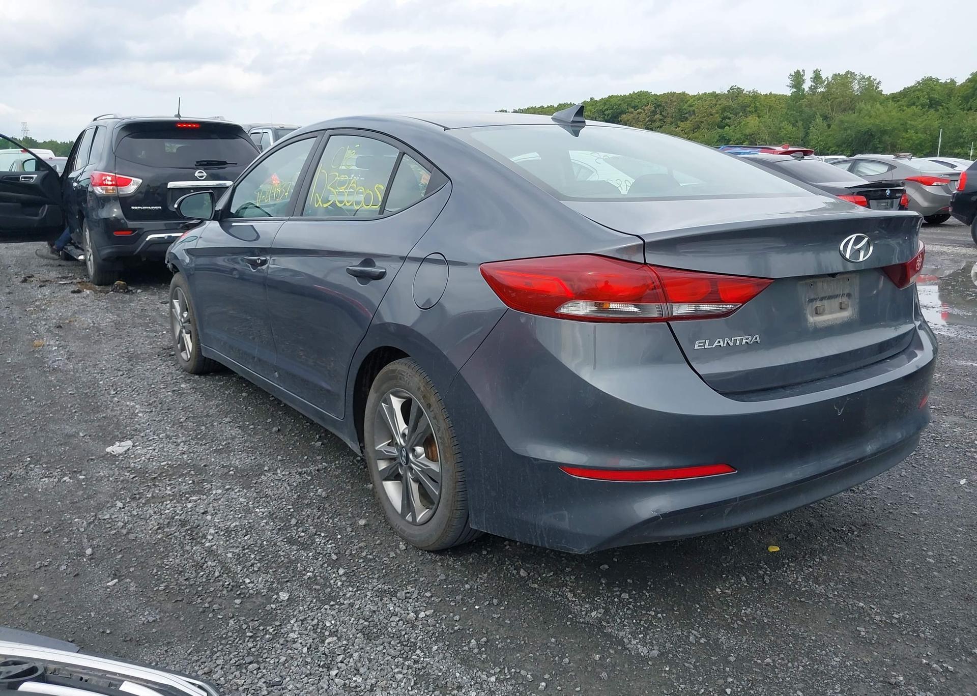 2017 HYUNDAI ELANTRA SE