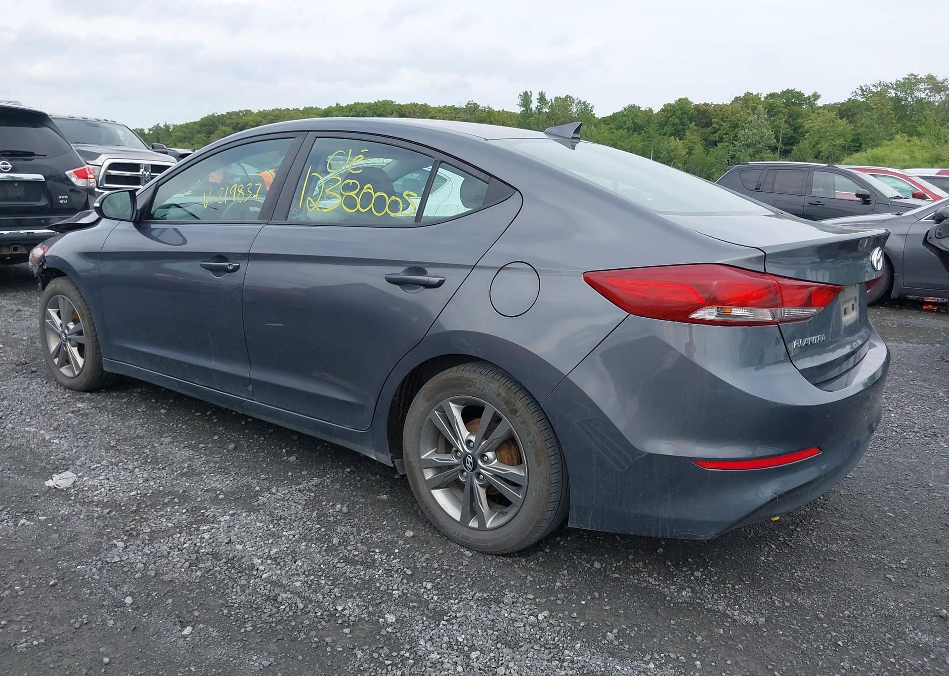 2017 HYUNDAI ELANTRA SE
