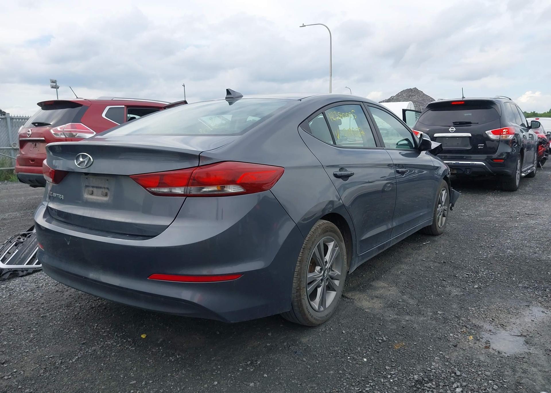 2017 HYUNDAI ELANTRA SE