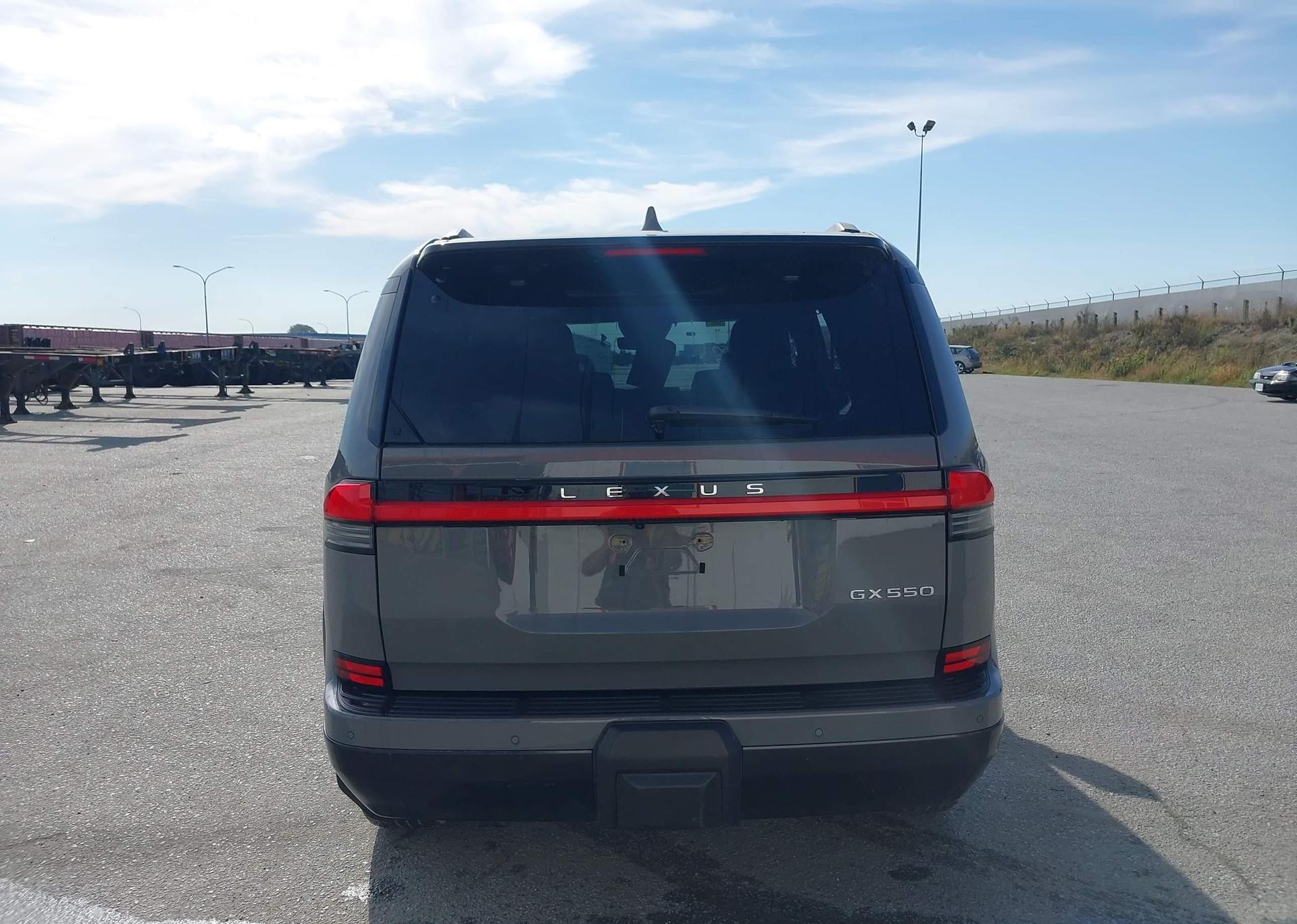2024 LEXUS GX 550