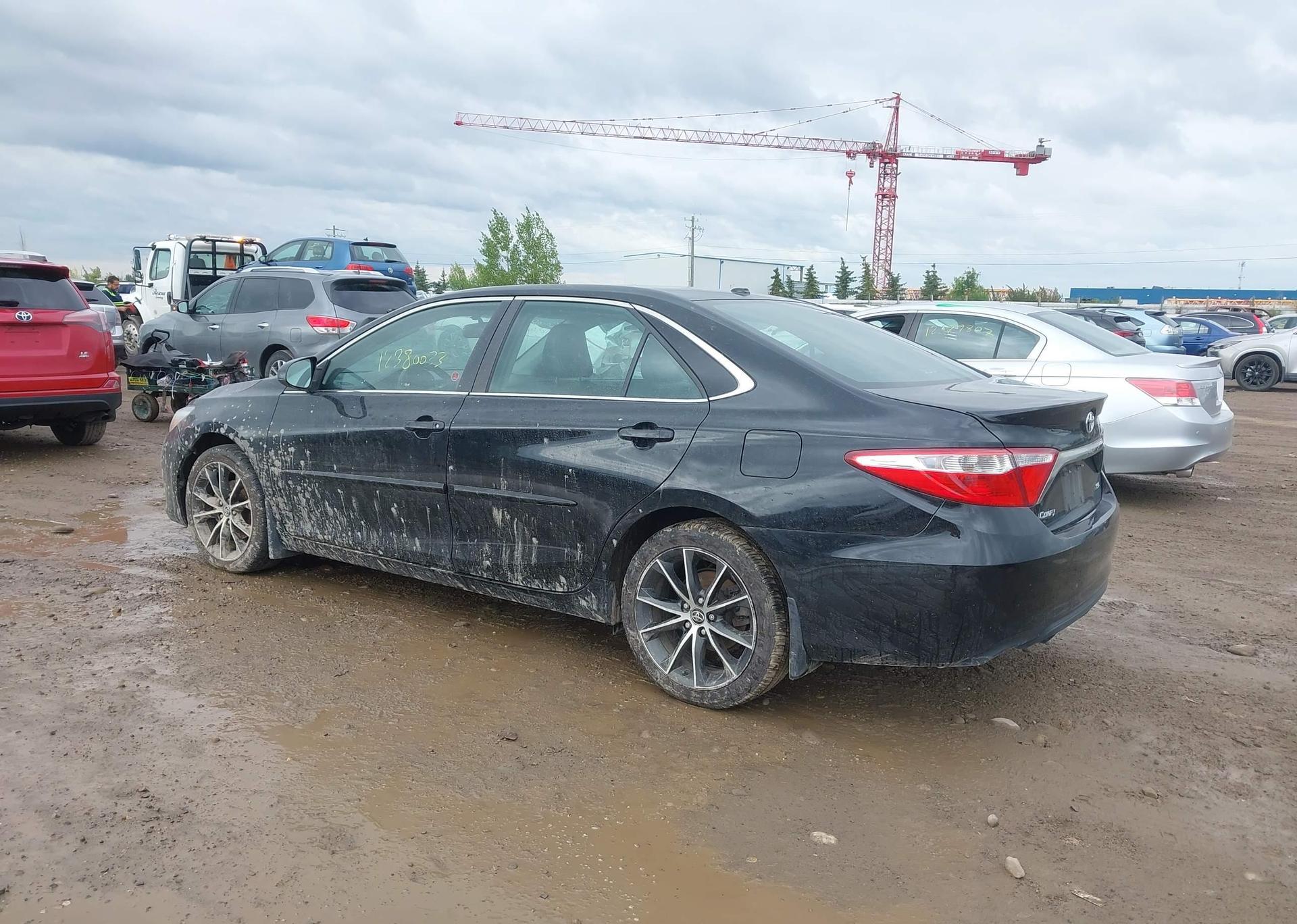 2015 TOYOTA CAMRY LE