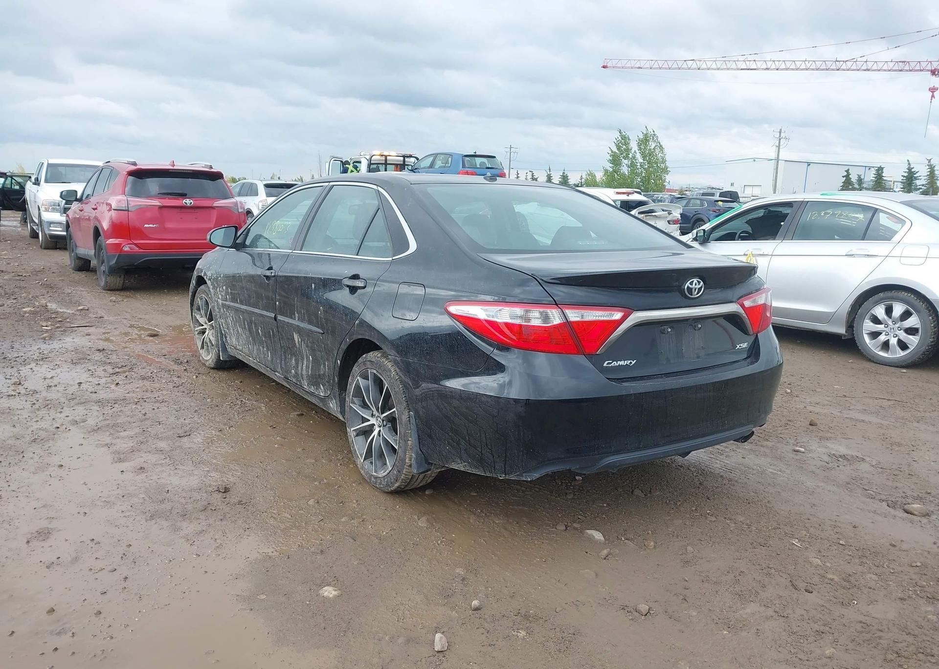 2015 TOYOTA CAMRY LE