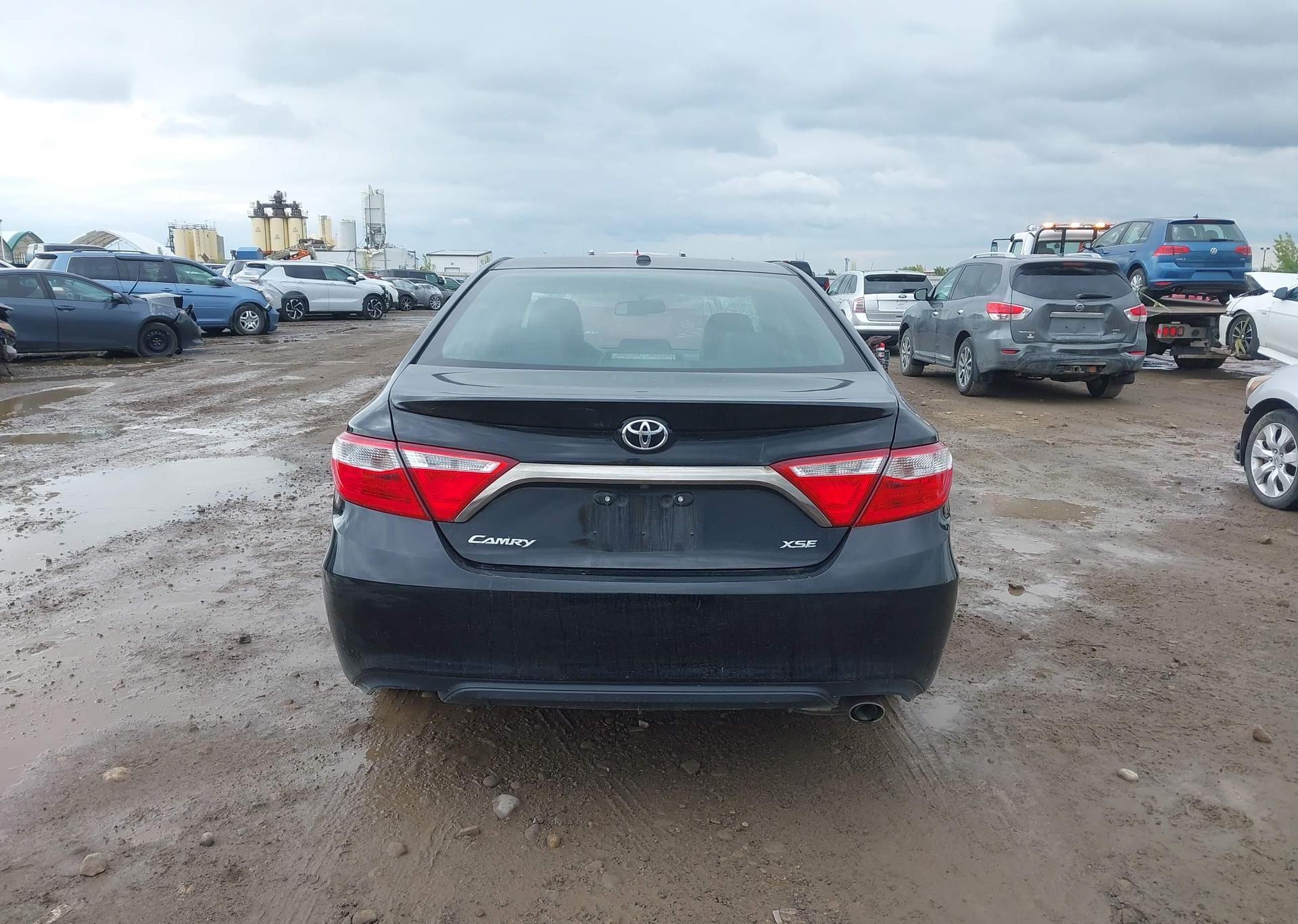 2015 TOYOTA CAMRY LE