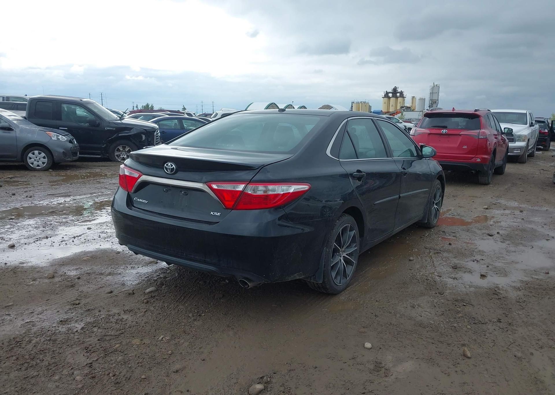 2015 TOYOTA CAMRY LE