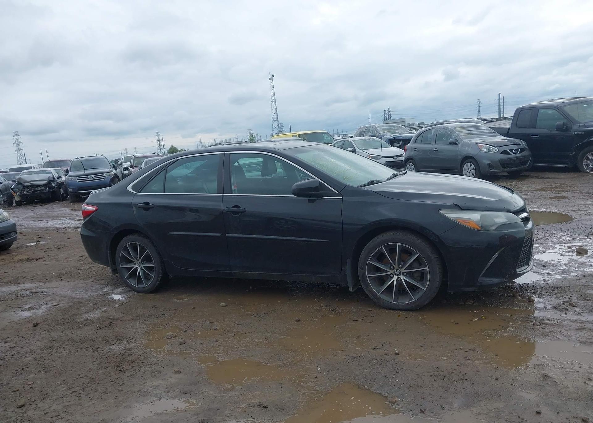 2015 TOYOTA CAMRY LE
