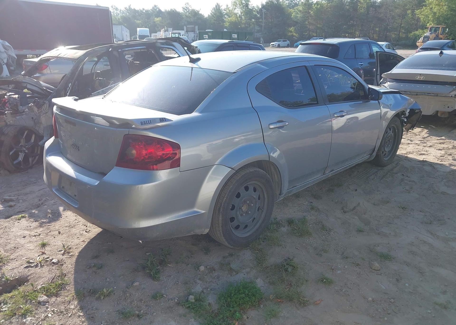 2013 DODGE AVENGER SE