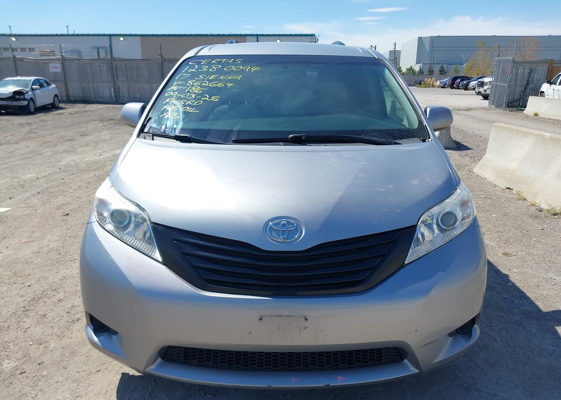 2017 TOYOTA SIENNA