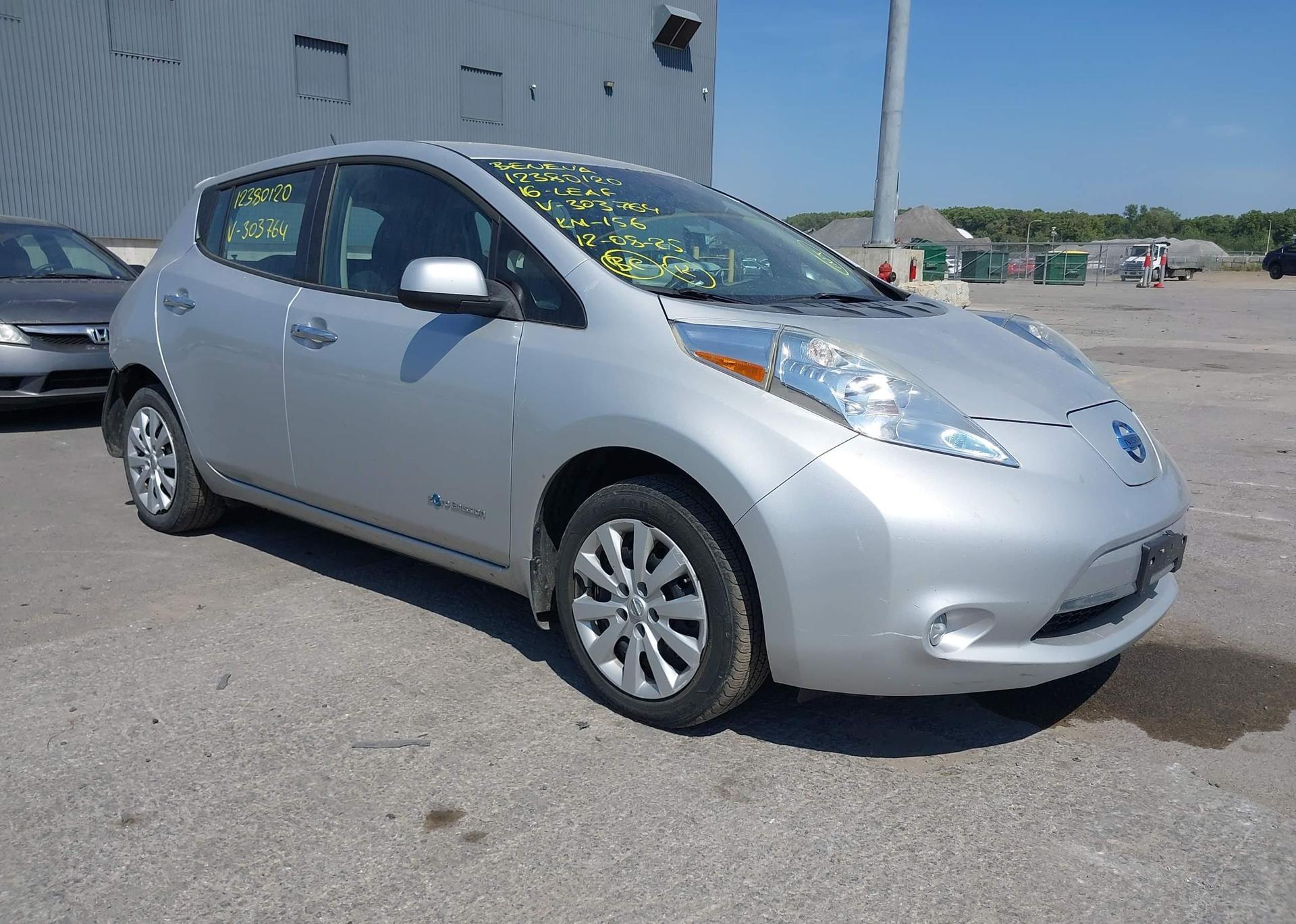 2016 NISSAN LEAF S