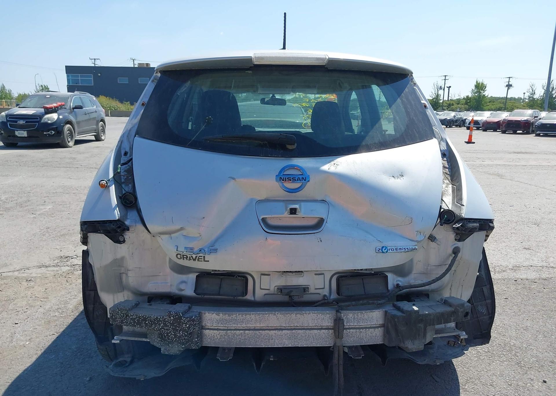 2016 NISSAN LEAF S