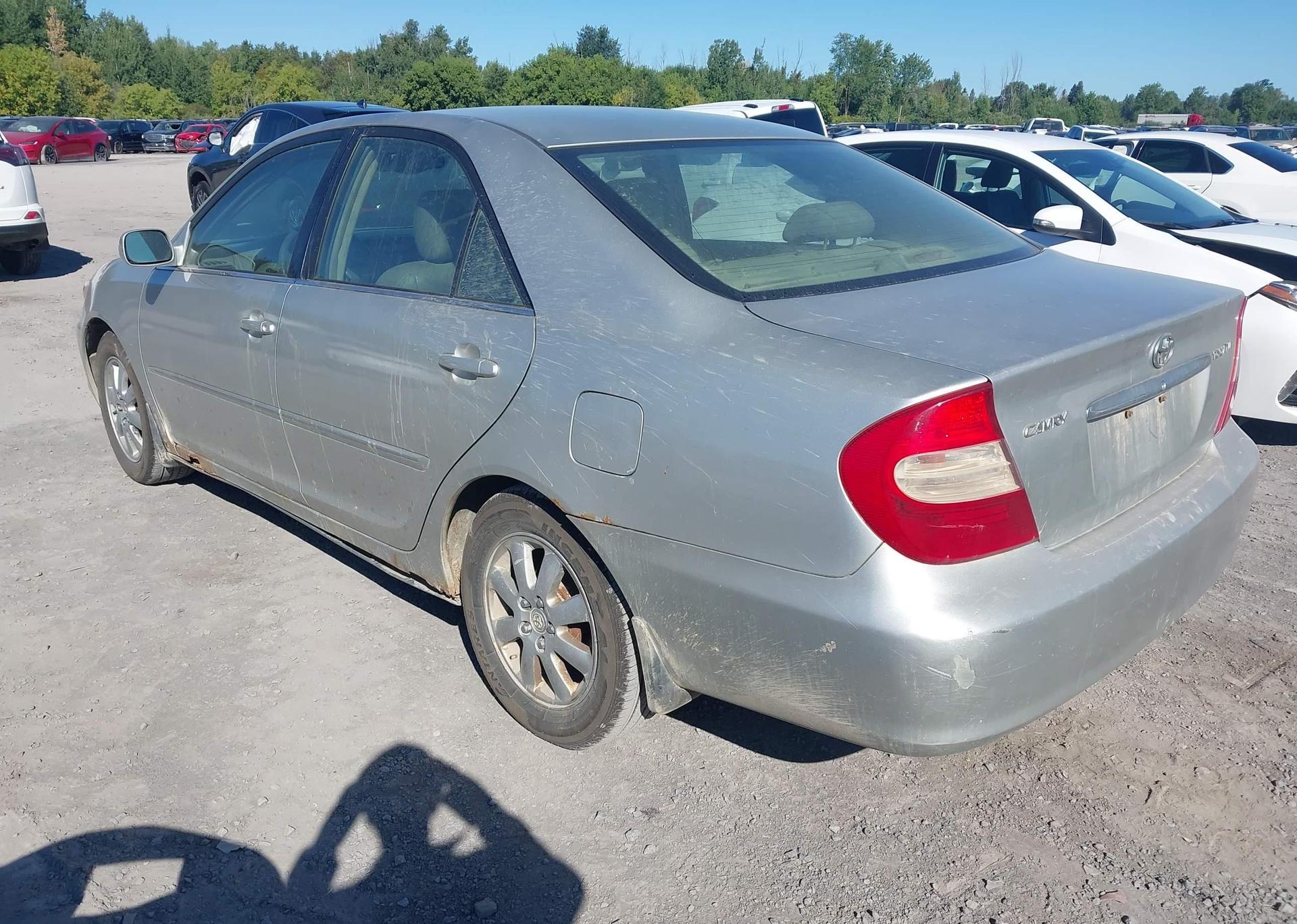 2003 TOYOTA CAMRY LE