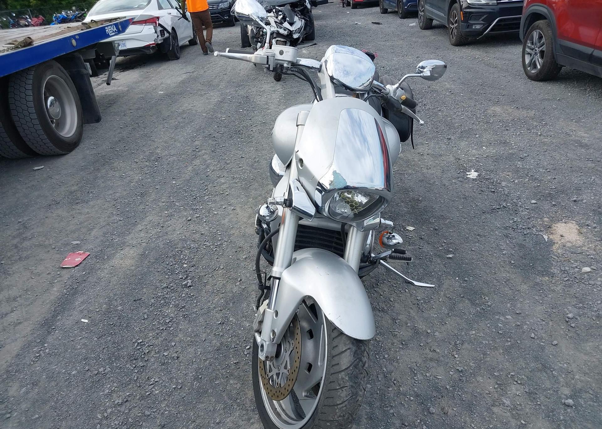 2006 SUZUKI M109R