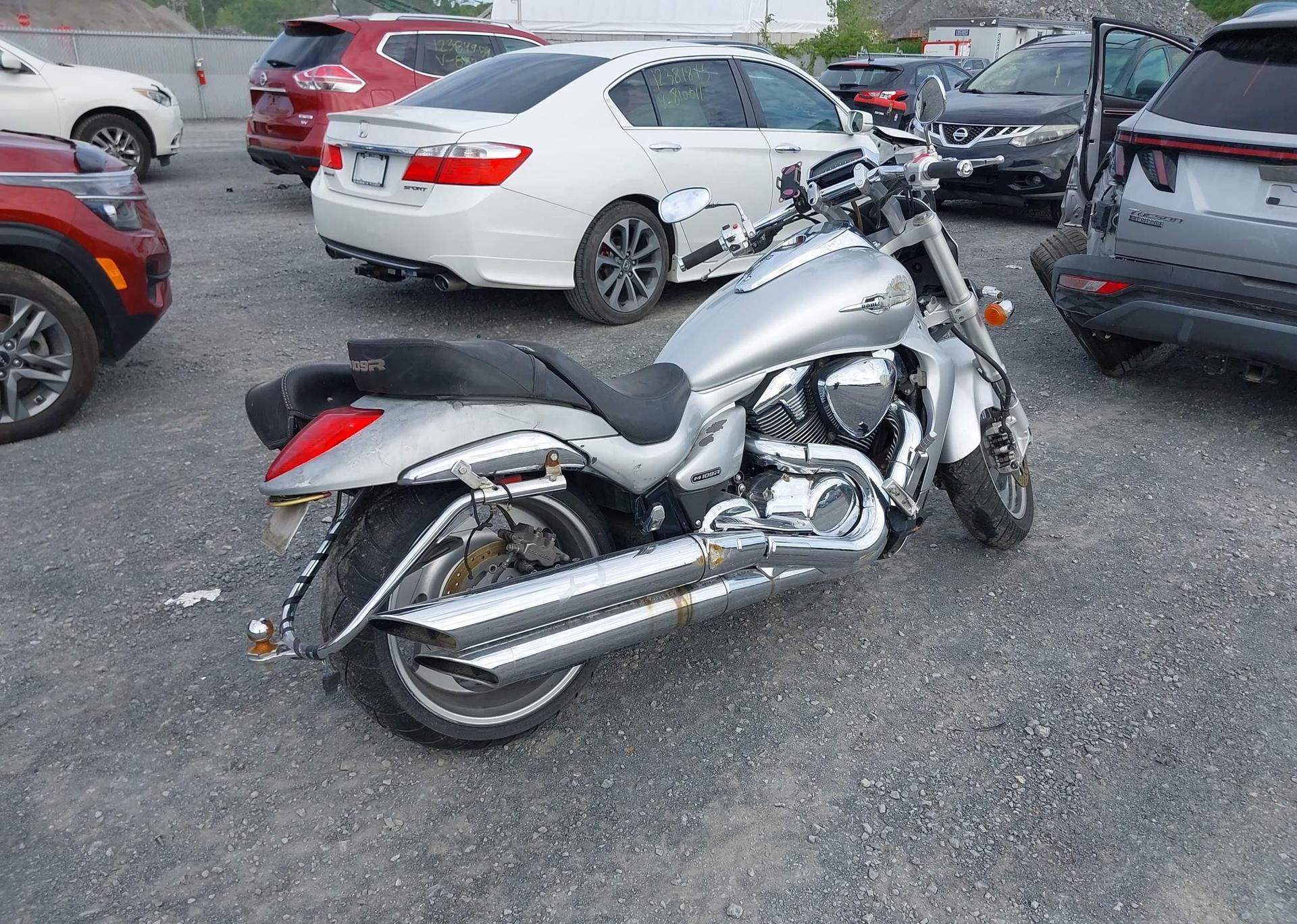 2006 SUZUKI M109R