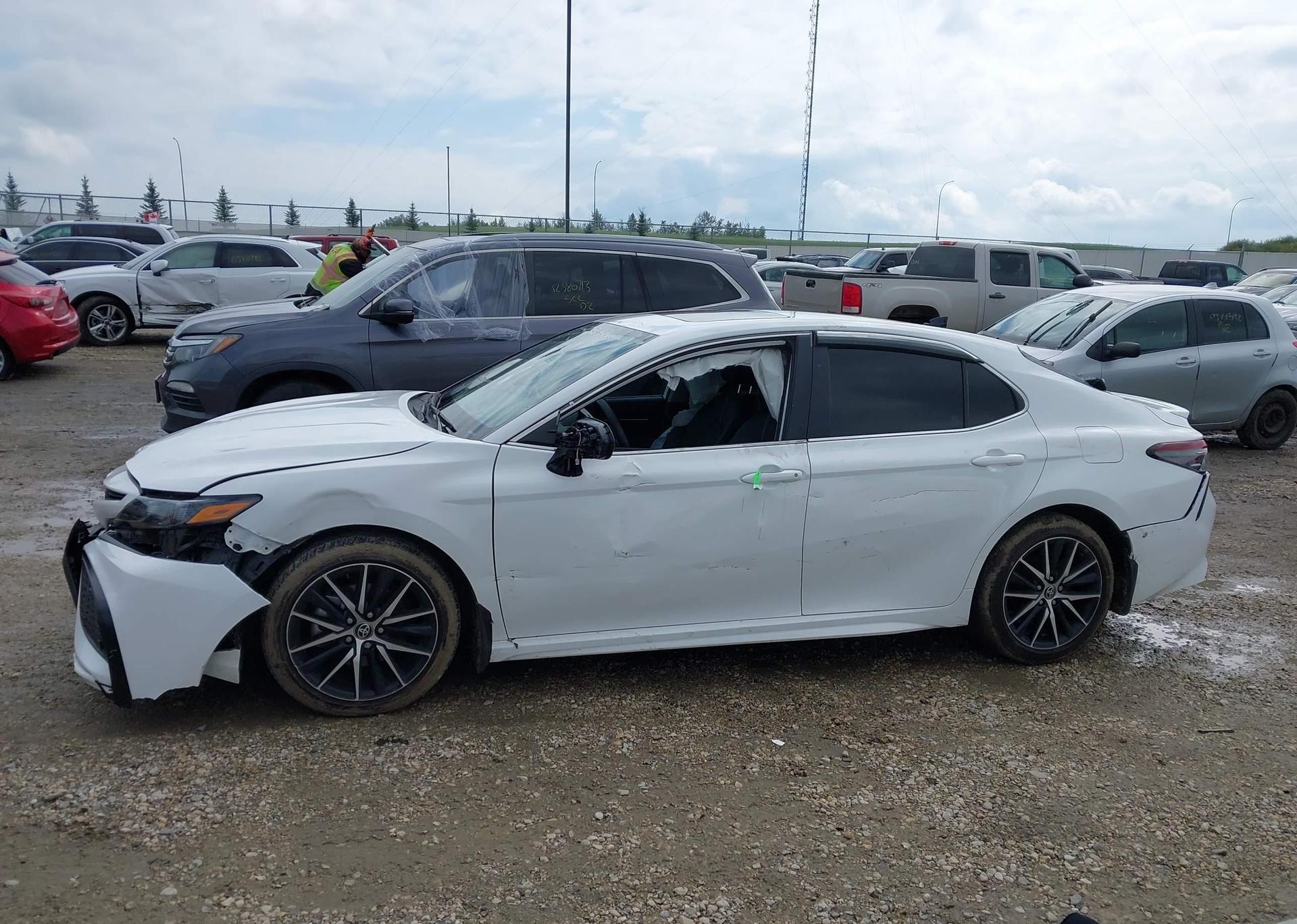 2023 TOYOTA CAMRY SE
