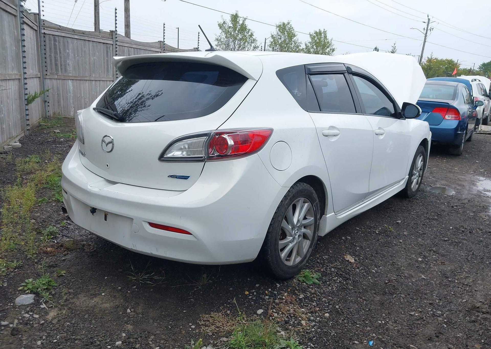 2012 MAZDA 3 I