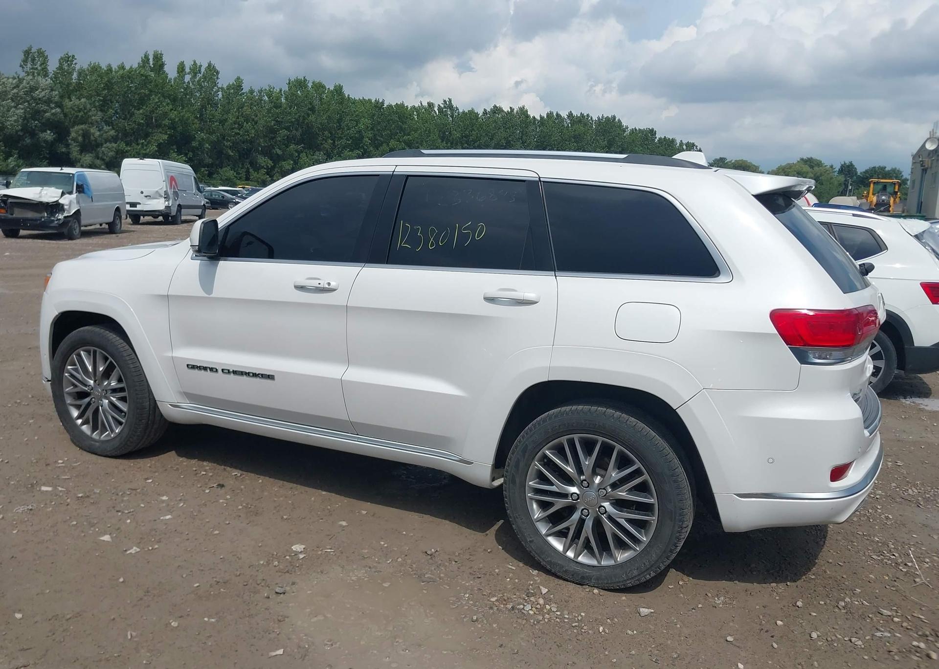 2018 JEEP GRAND CHEROKEE SUMMIT
