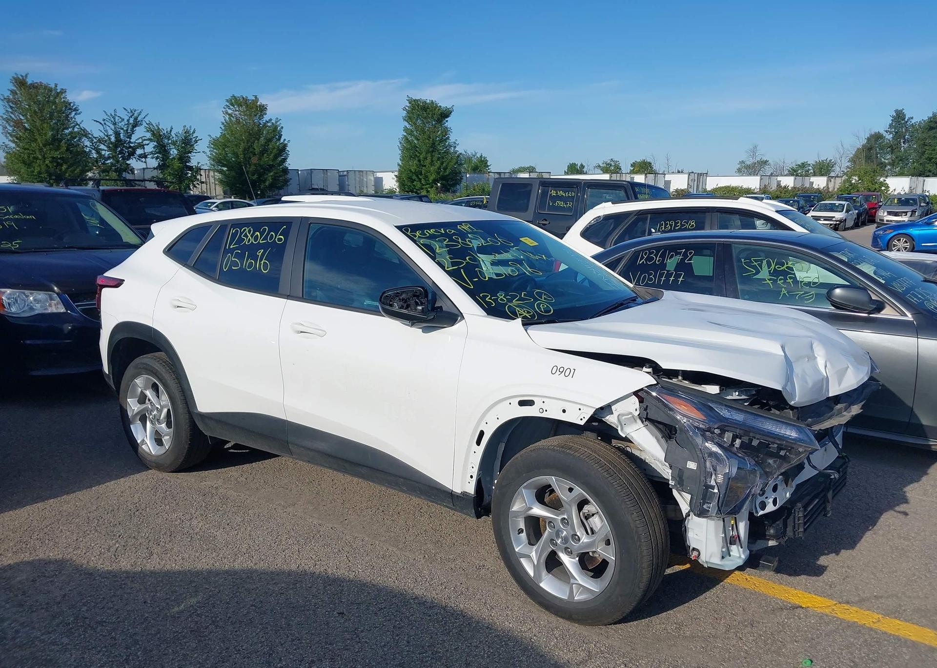 2025 CHEVROLET TRAX LS FWD