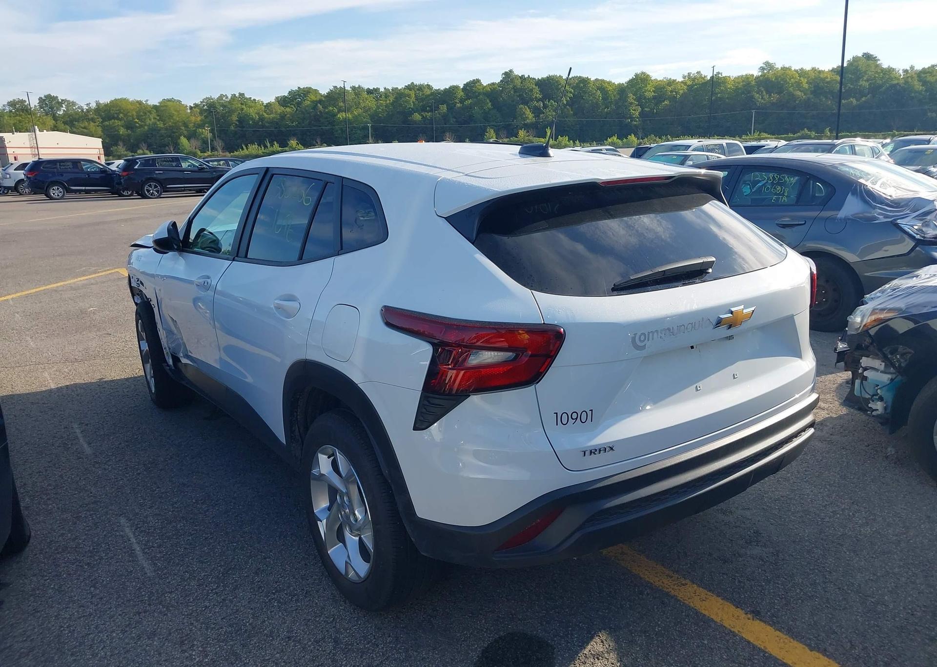 2025 CHEVROLET TRAX LS FWD