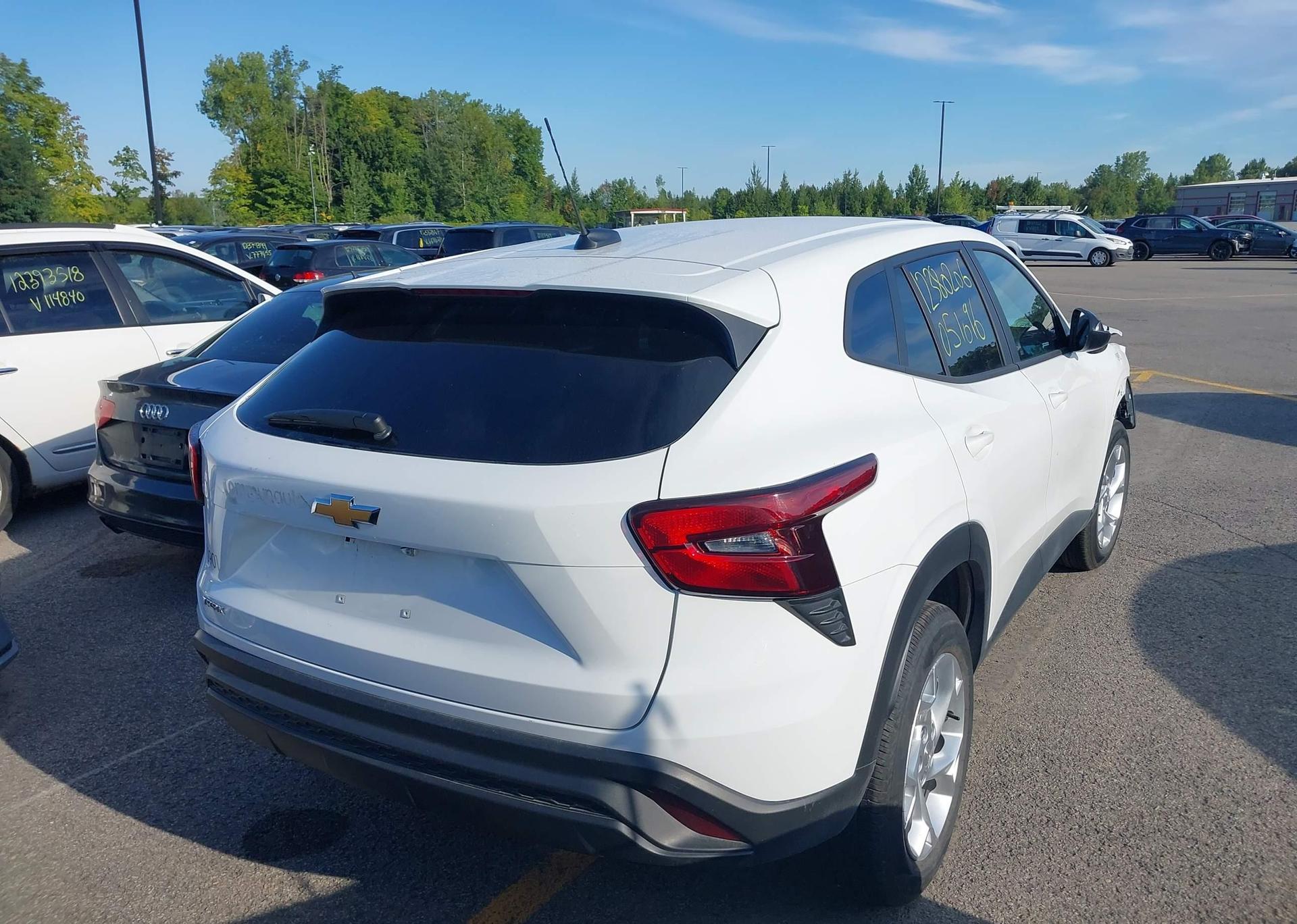 2025 CHEVROLET TRAX LS FWD