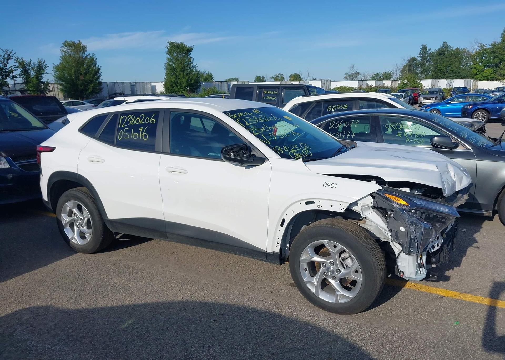 2025 CHEVROLET TRAX LS FWD