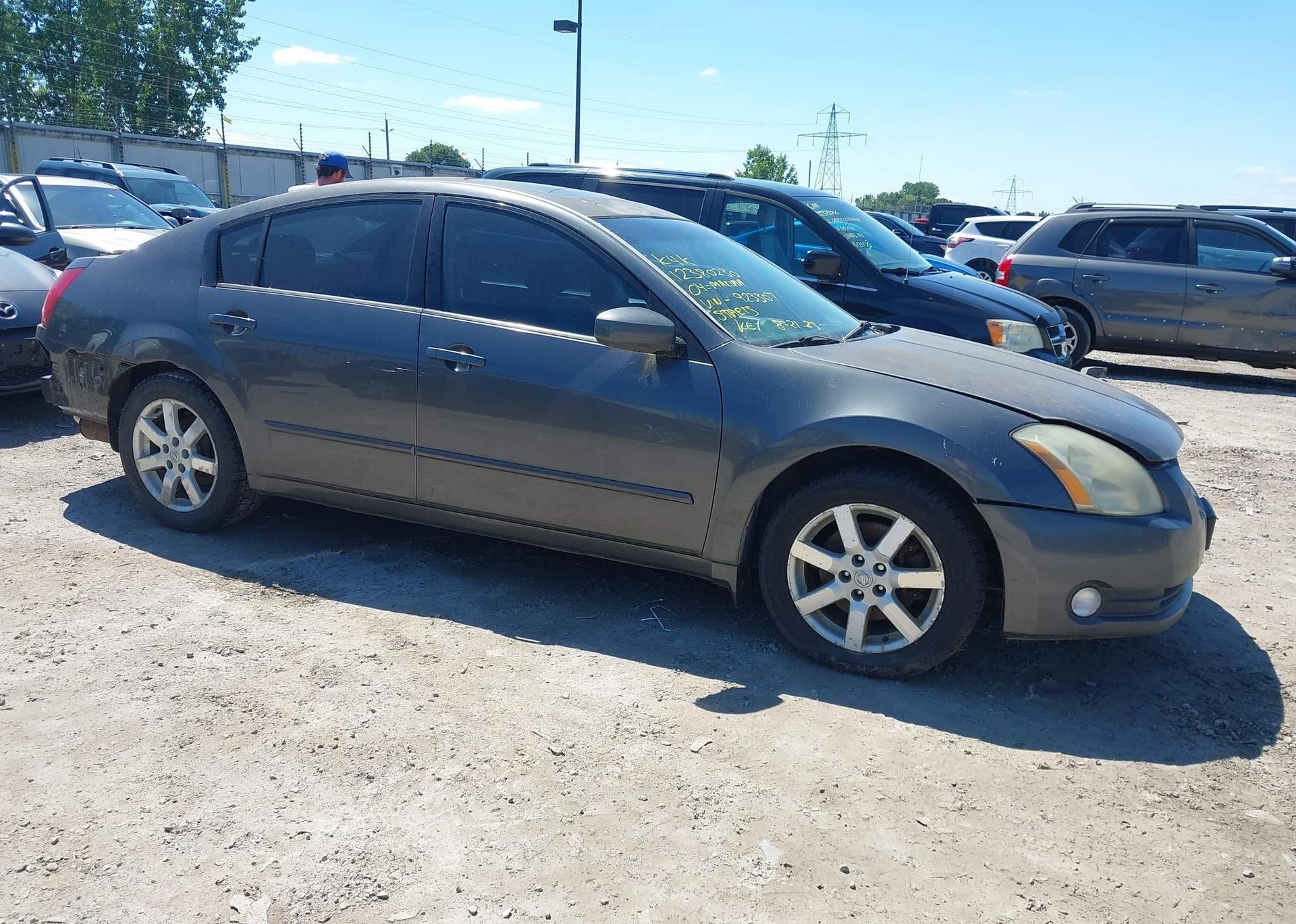 2004 NISSAN MAXIMA SE