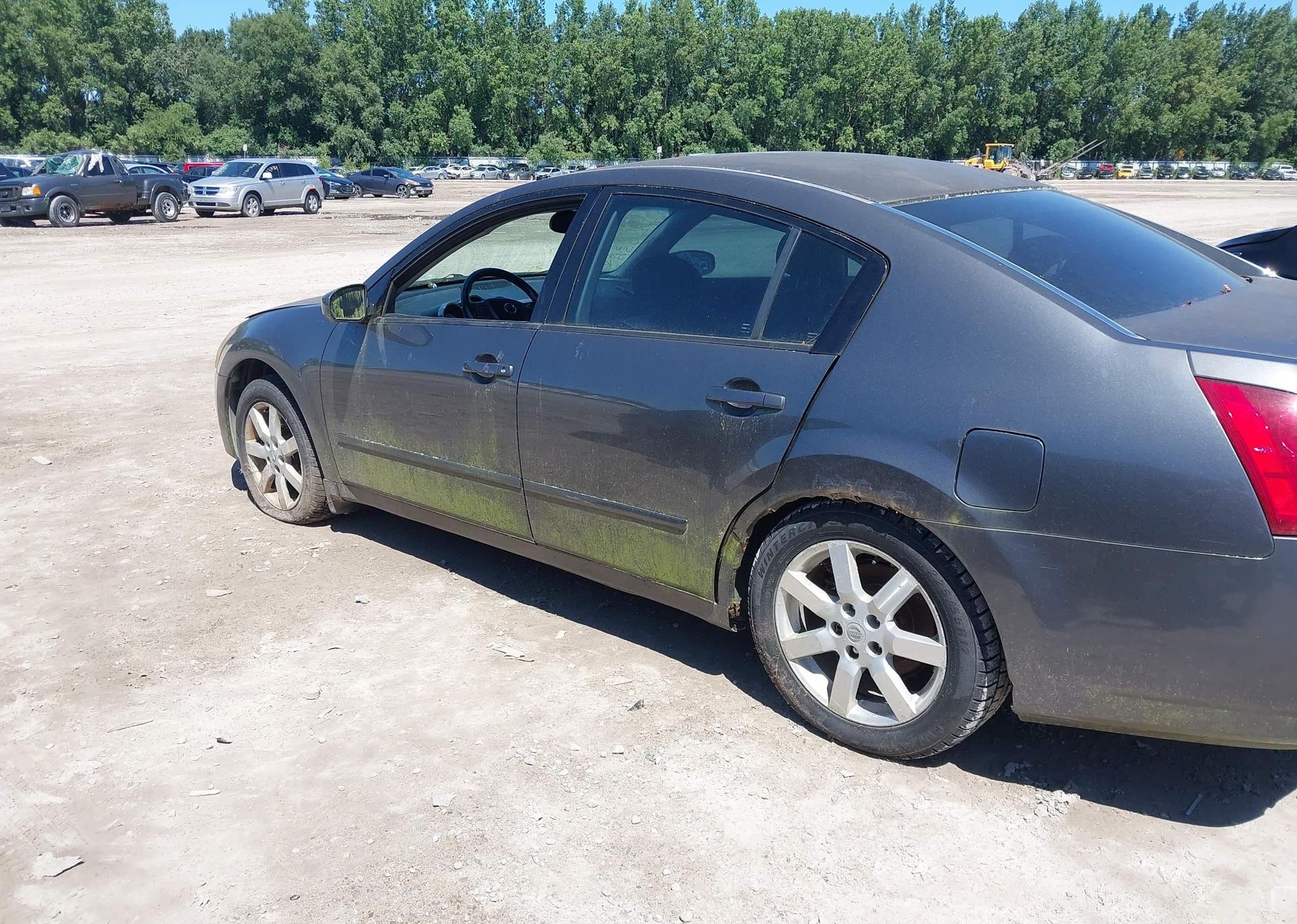 2004 NISSAN MAXIMA SE