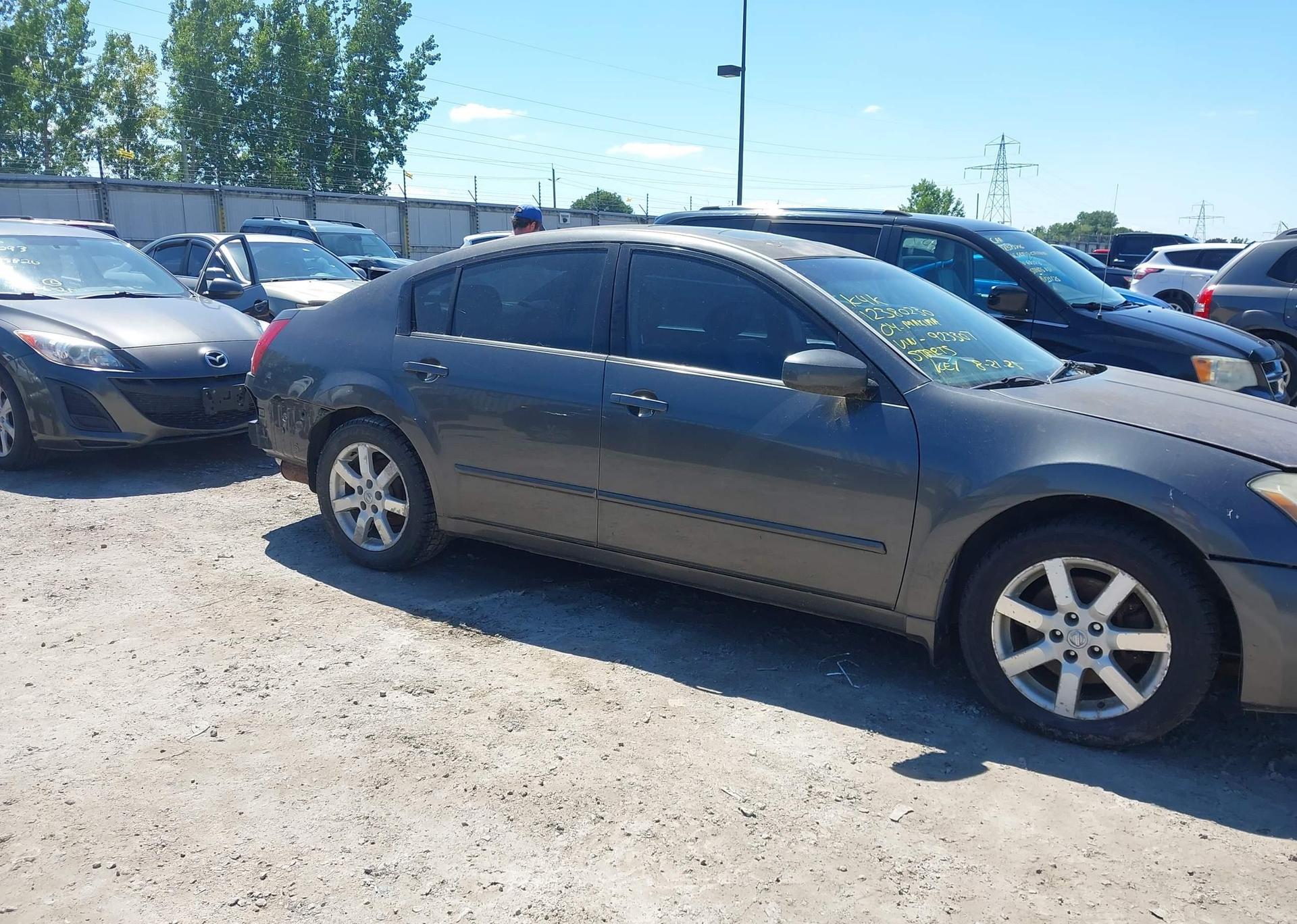 2004 NISSAN MAXIMA SE