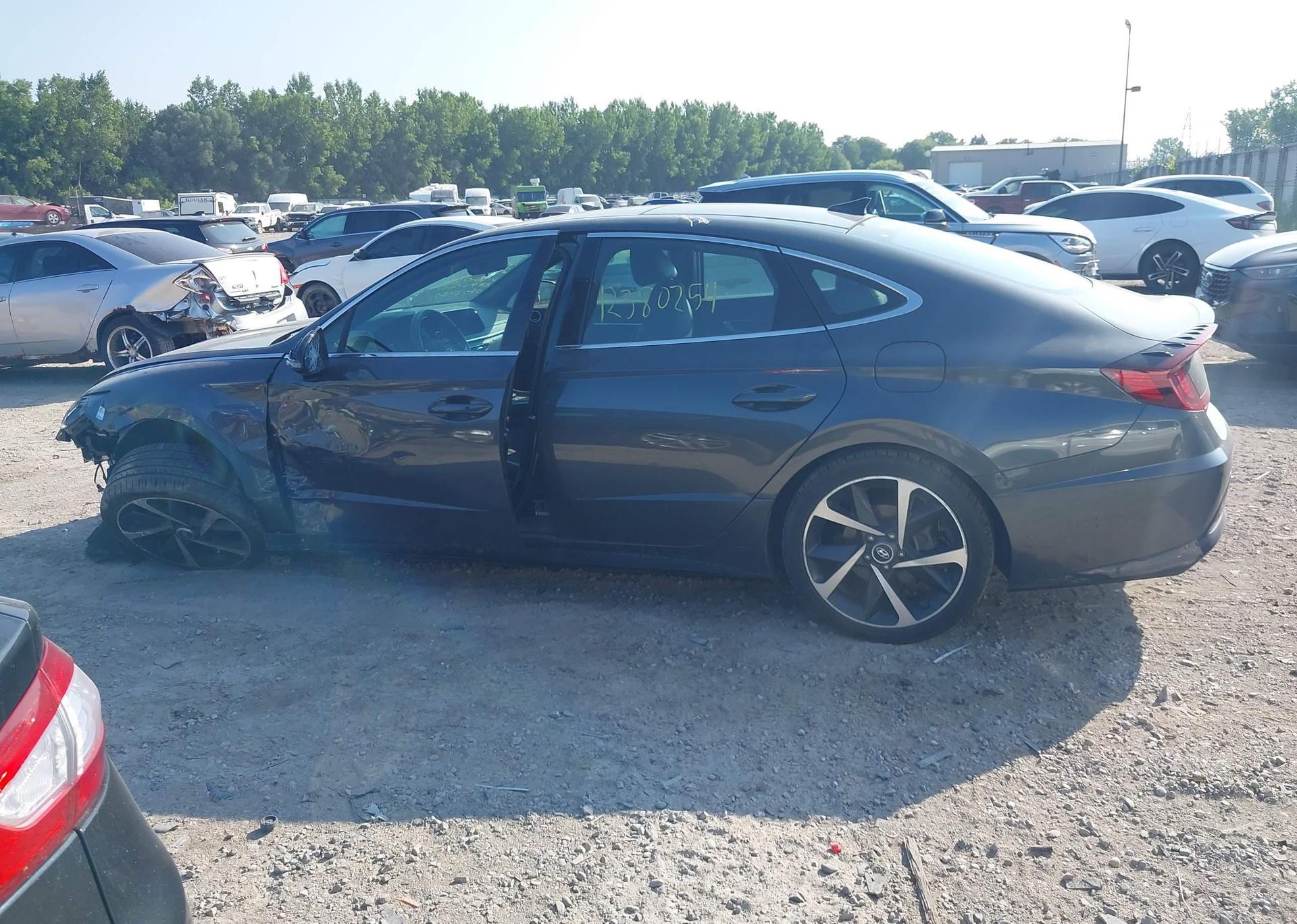 2023 HYUNDAI SONATA SPORT 1.6T 4DR