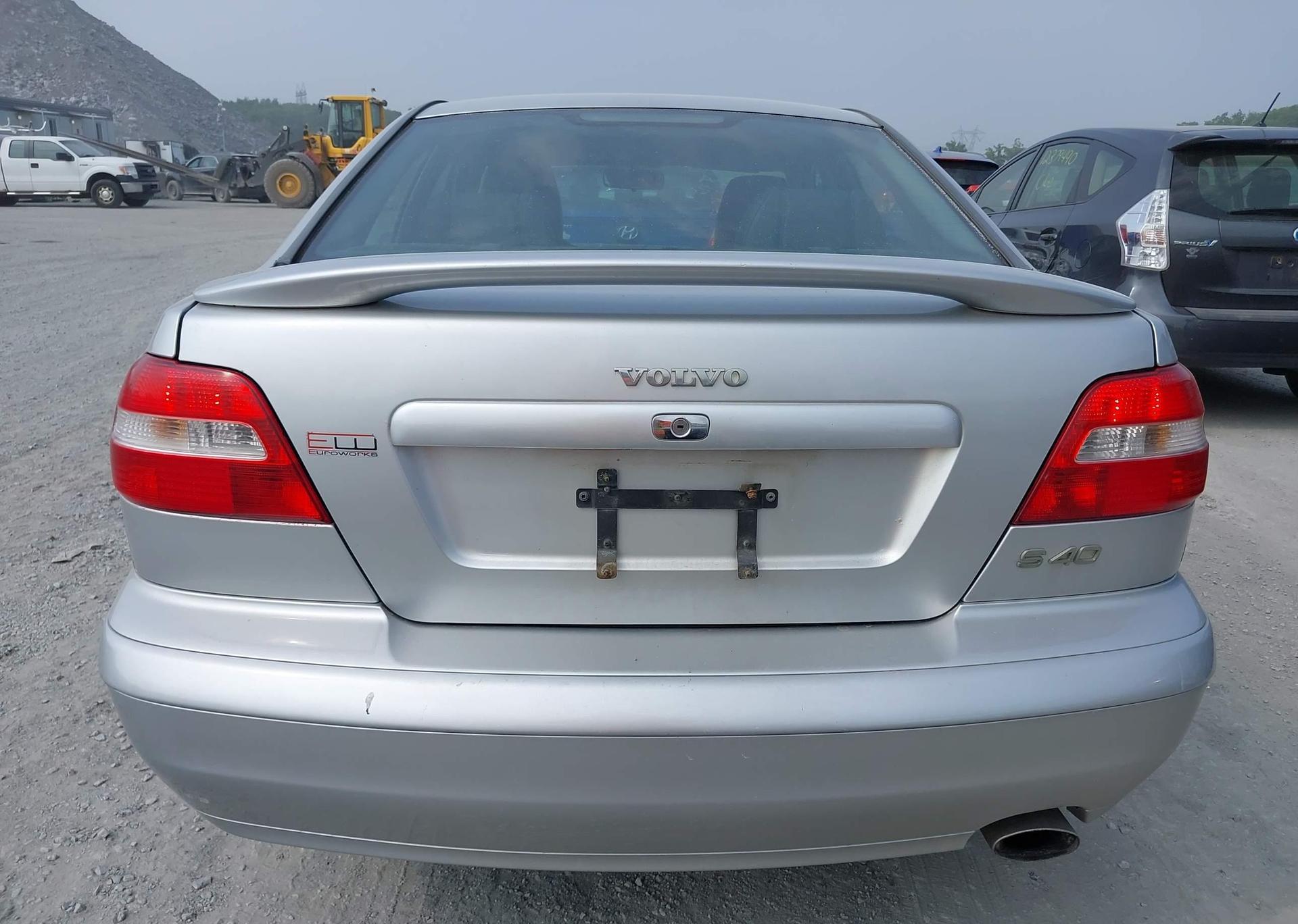 2004 VOLVO S40 A