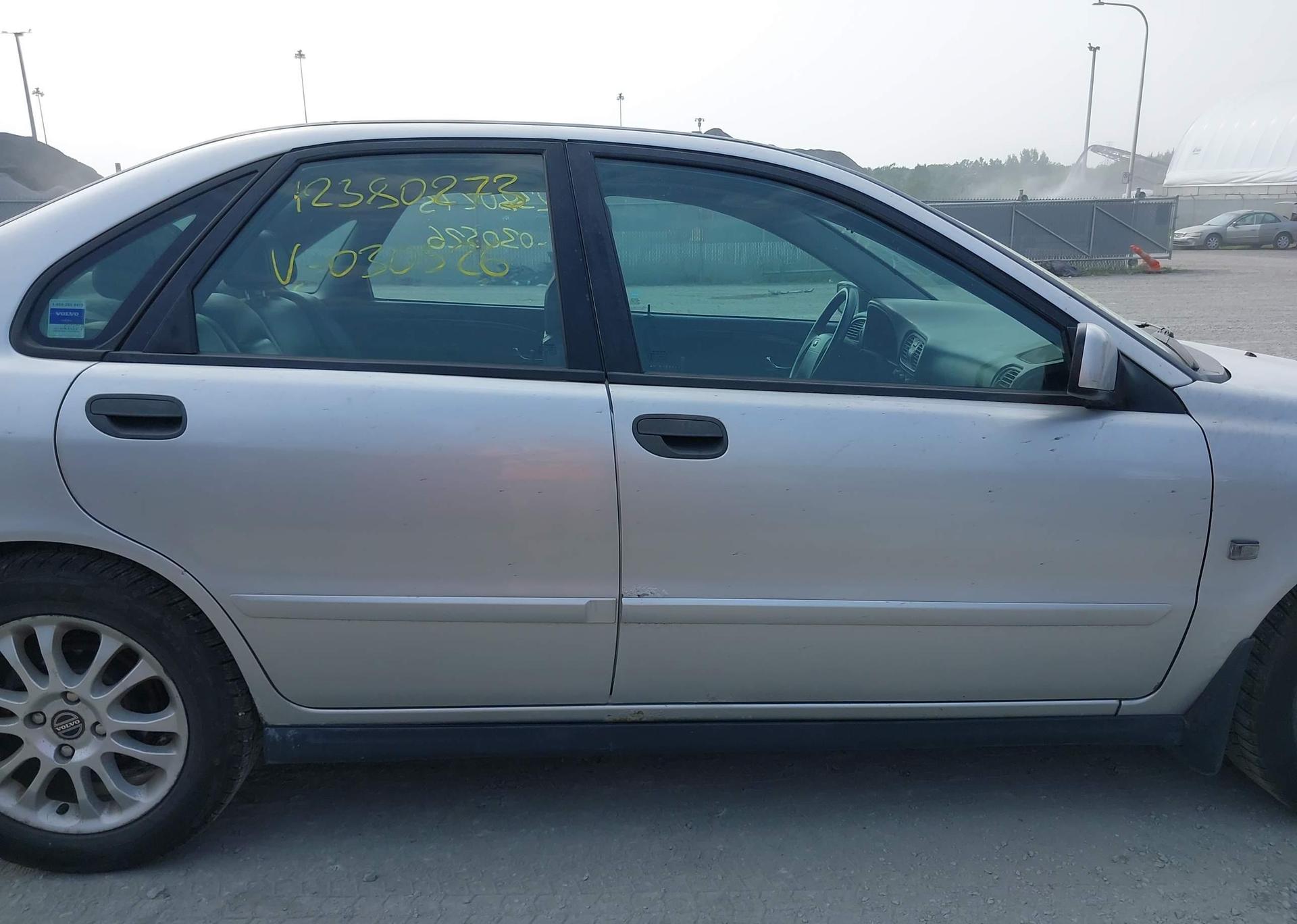 2004 VOLVO S40 A